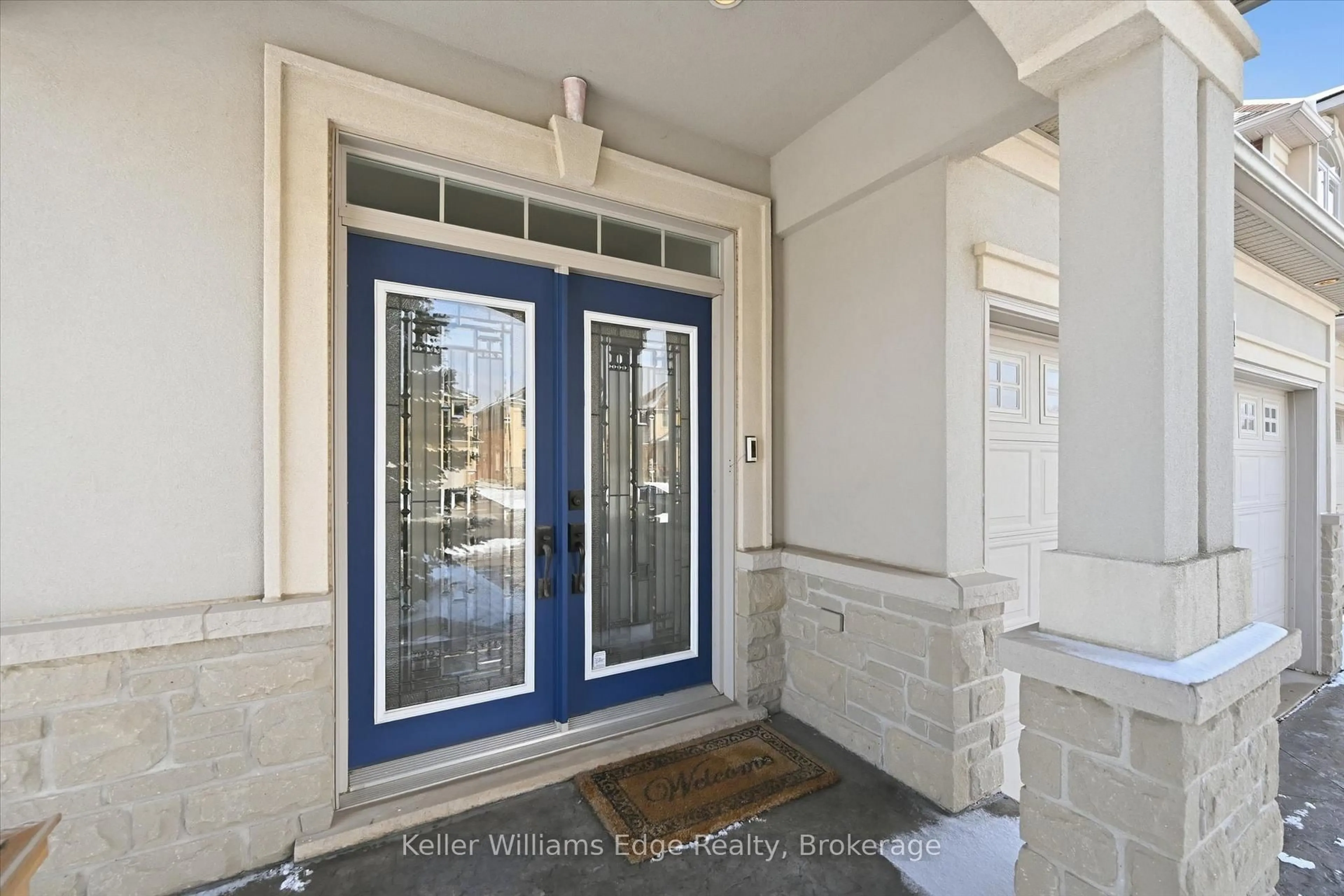 Indoor entryway for 444 DICENZO Dr, Hamilton Ontario L9B 0B3