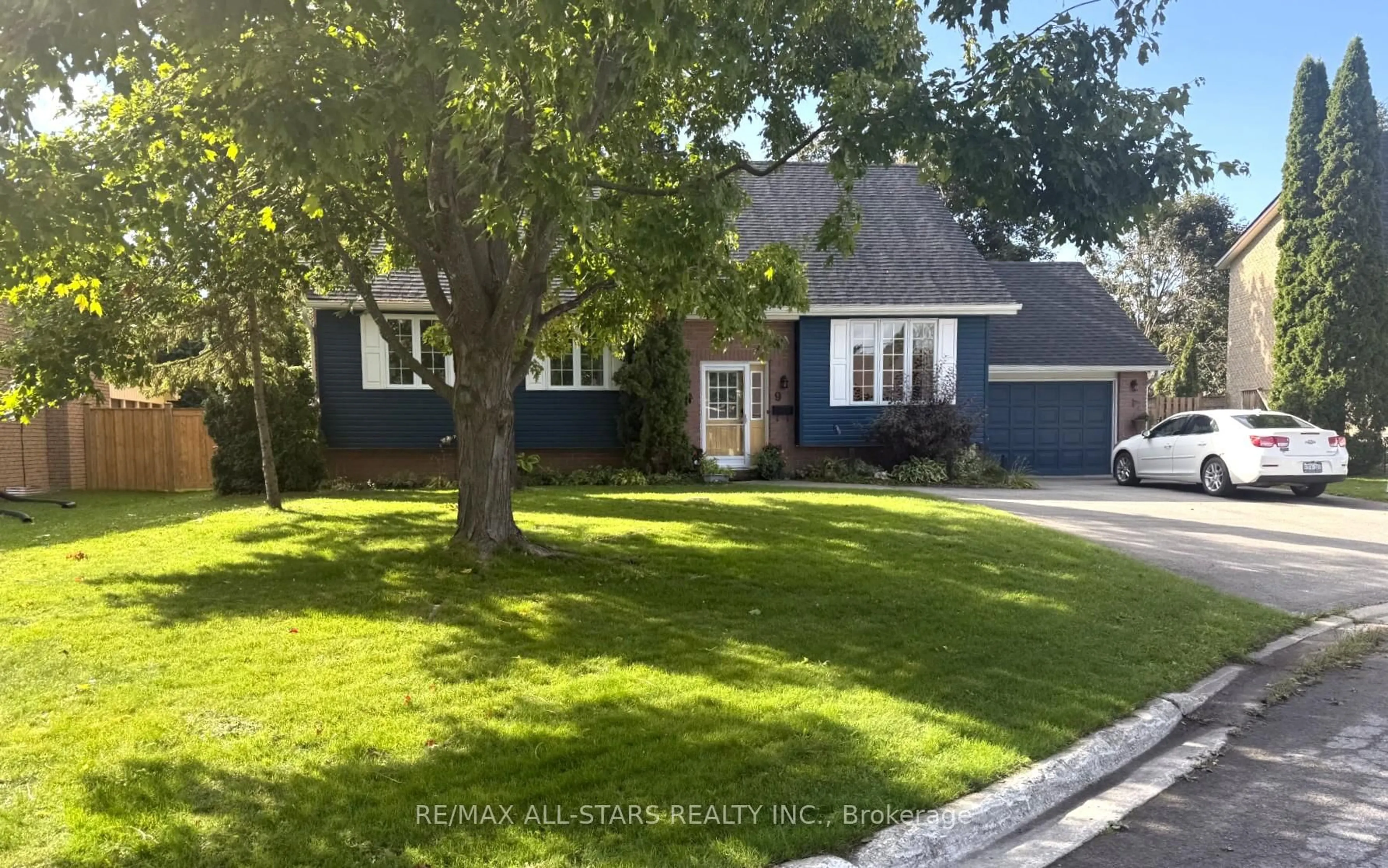 Unknown for 9 Don Crt, Kawartha Lakes Ontario K9V 5T1