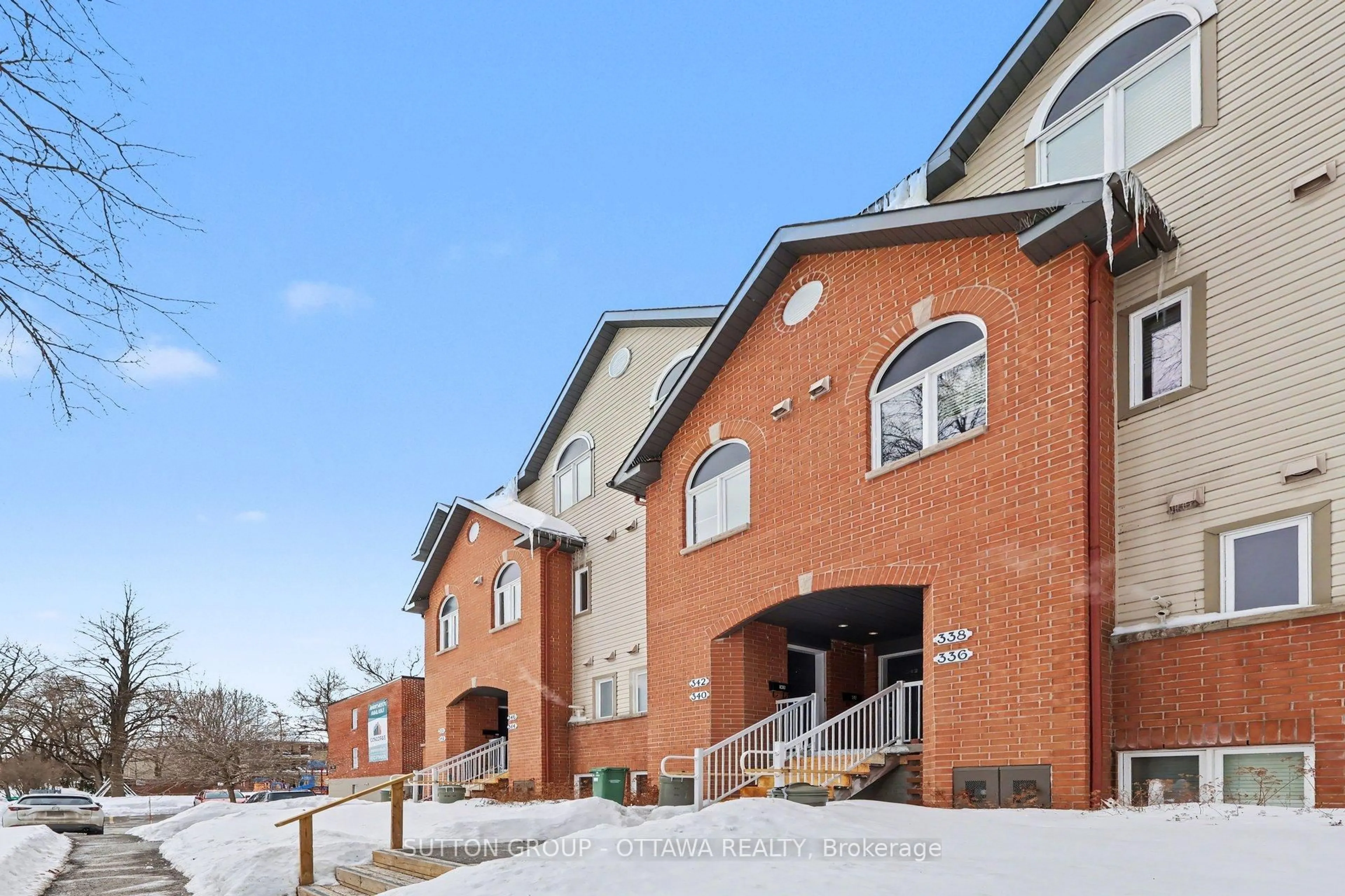 Unknown for 340 London Terr, Ottawa Ontario K1K 2W3