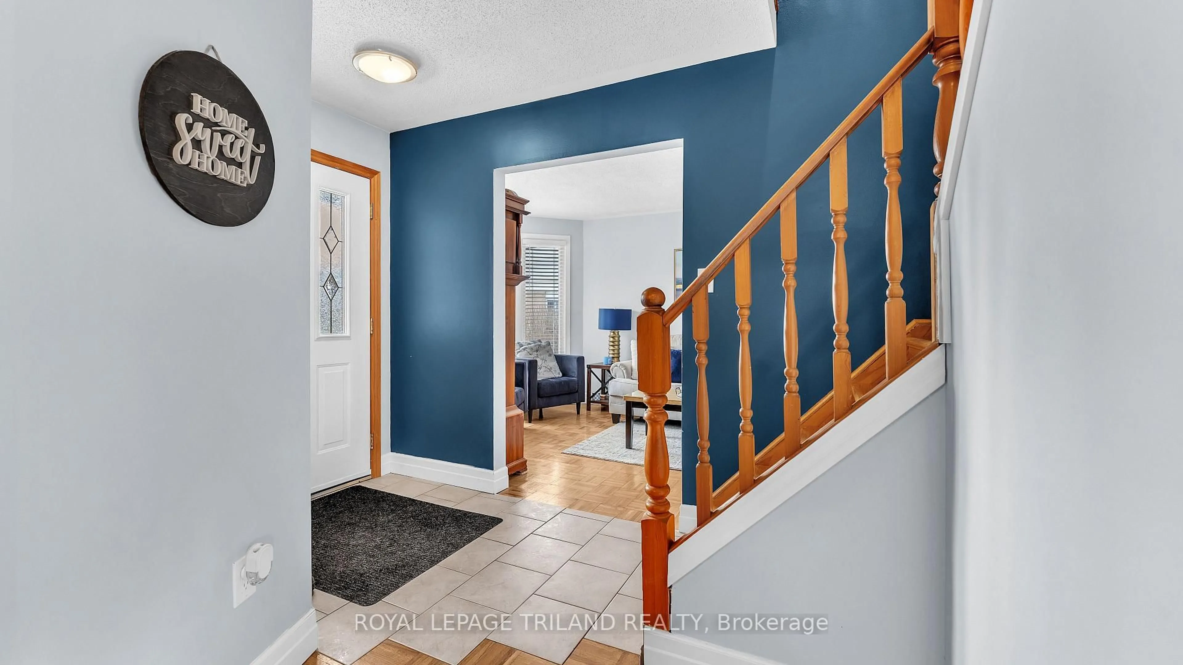 Indoor entryway for 30 Sloane Cres, London South Ontario N6E 3A5