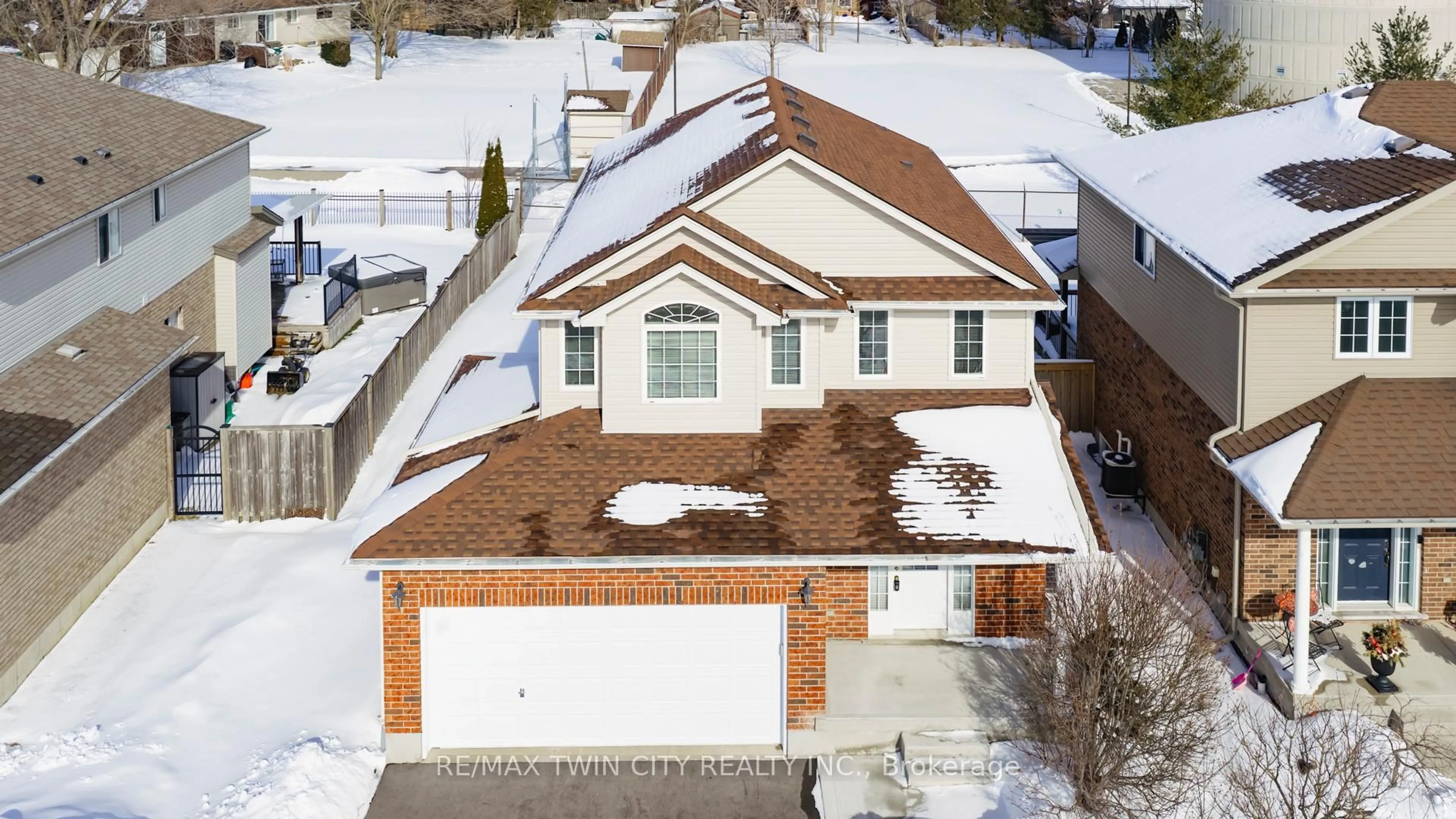 A pic from outside/outdoor area/front of a property/back of a property/a pic from drone, street for 256 Charlotta St, Wilmot Ontario N3A 4M8