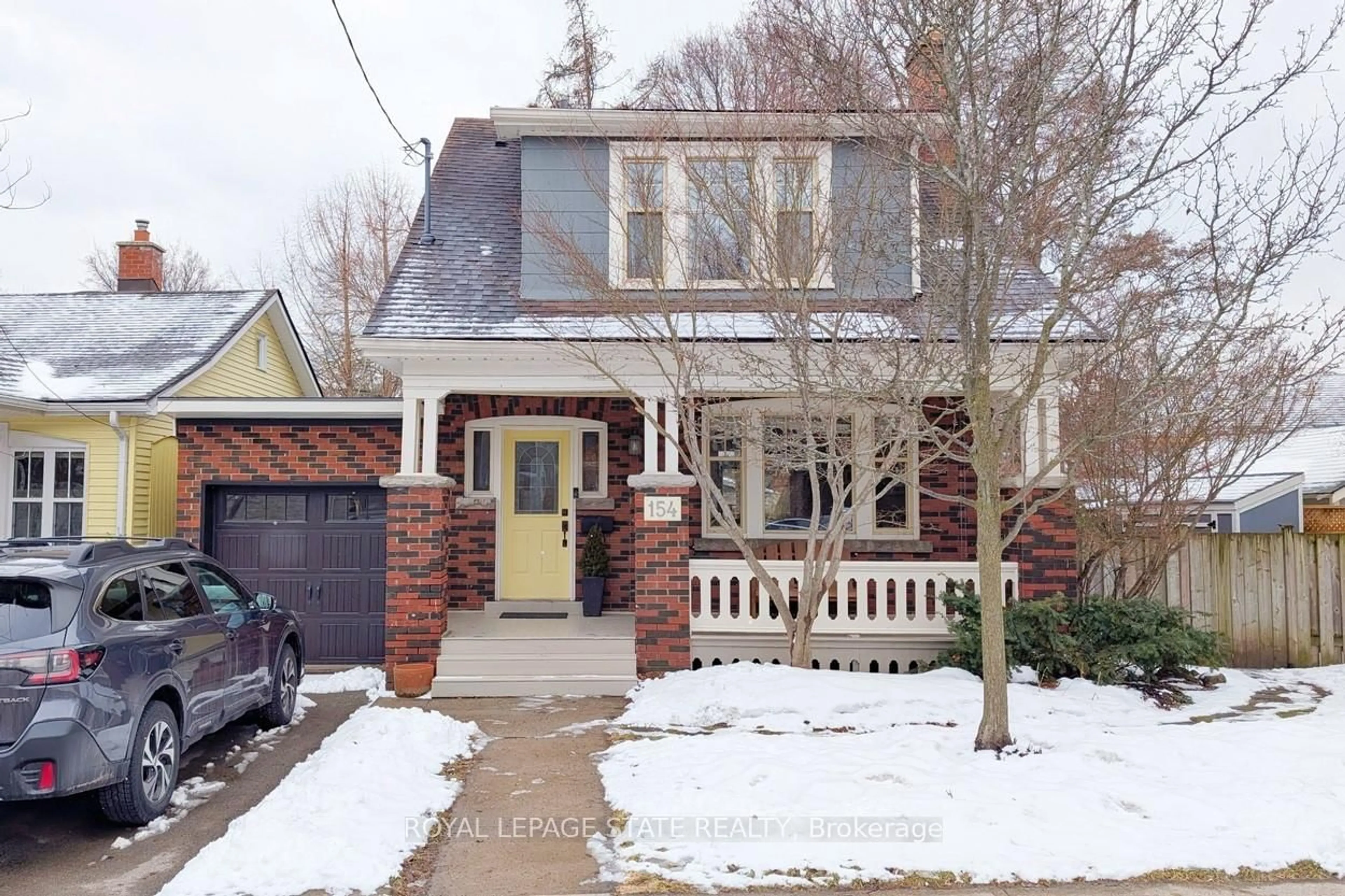 Home with brick exterior material, street for 154 Park St, Hamilton Ontario L9H 1X7