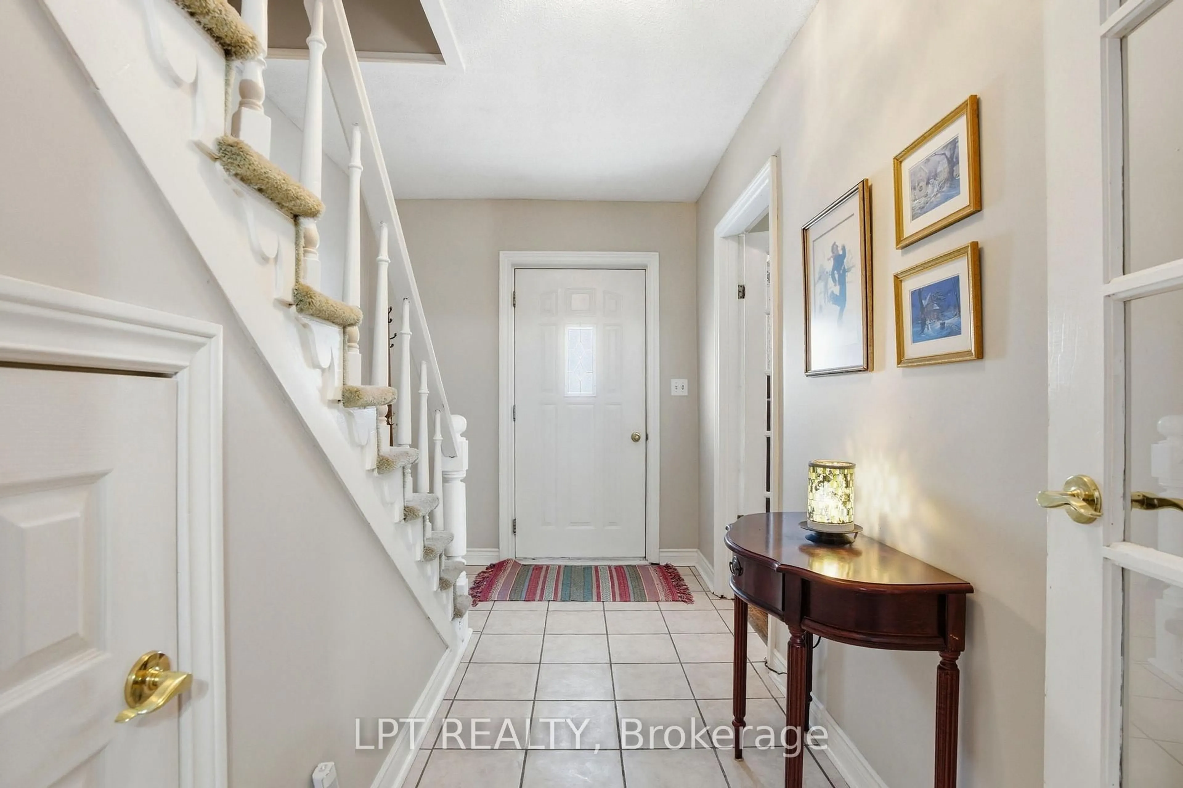 Indoor entryway for 143 Main St, South Huron Ontario N0M 1N0