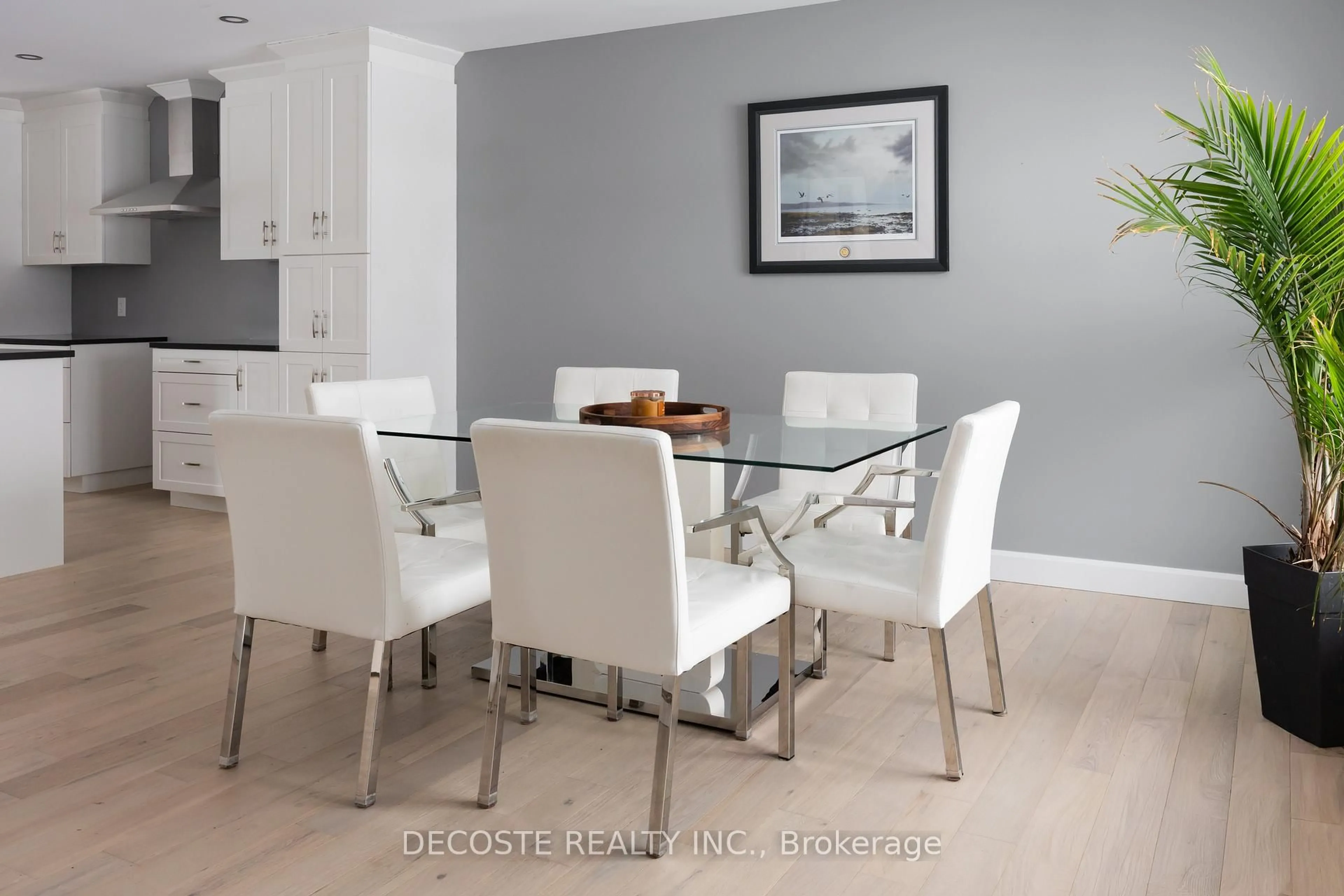 Dining room, wood/laminate floor for 24 S Beech St, South Glengarry Ontario K0C 1N0