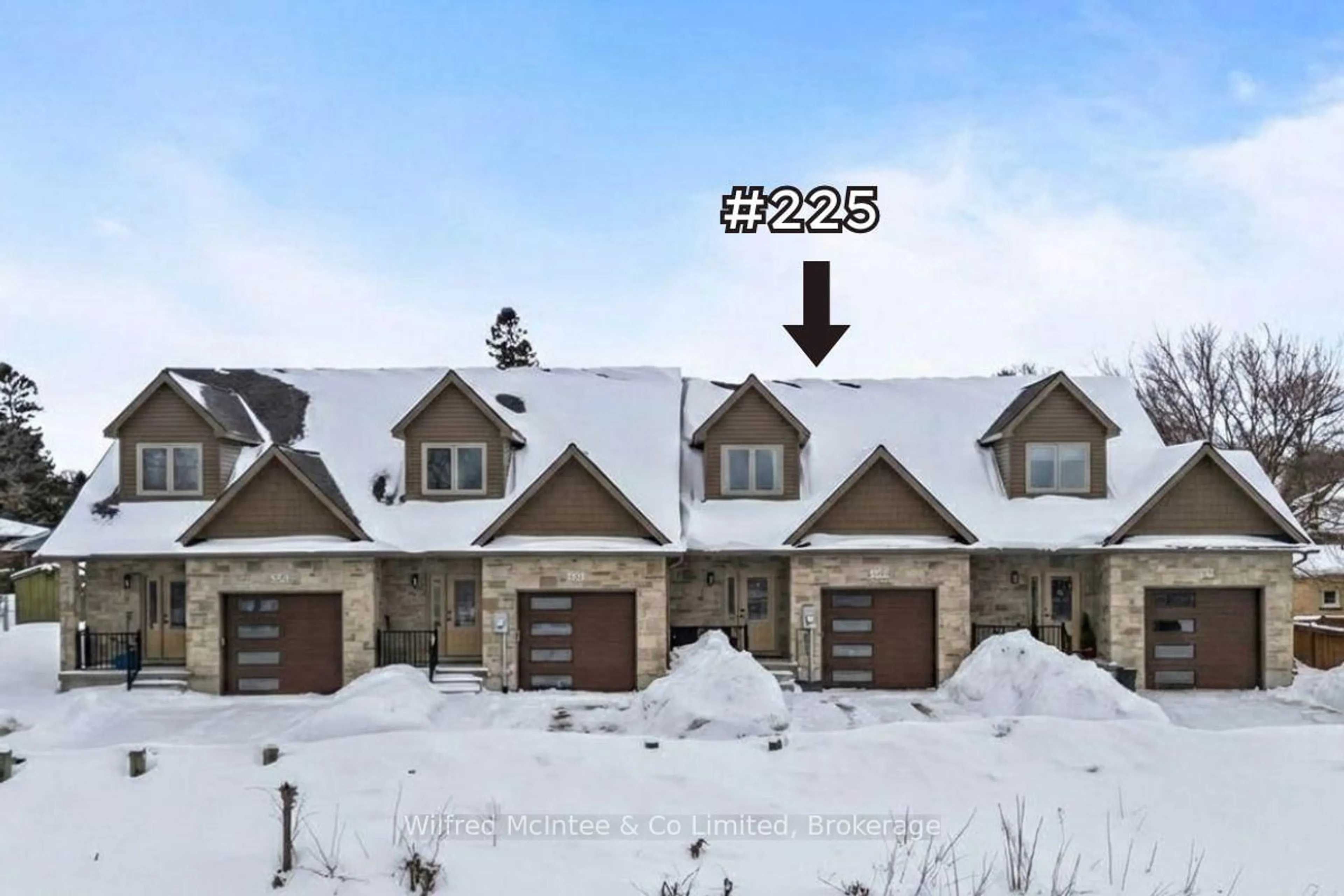 A pic from outside/outdoor area/front of a property/back of a property/a pic from drone, unknown for 225 SAUGEEN St, Saugeen Shores Ontario N0H 2L0