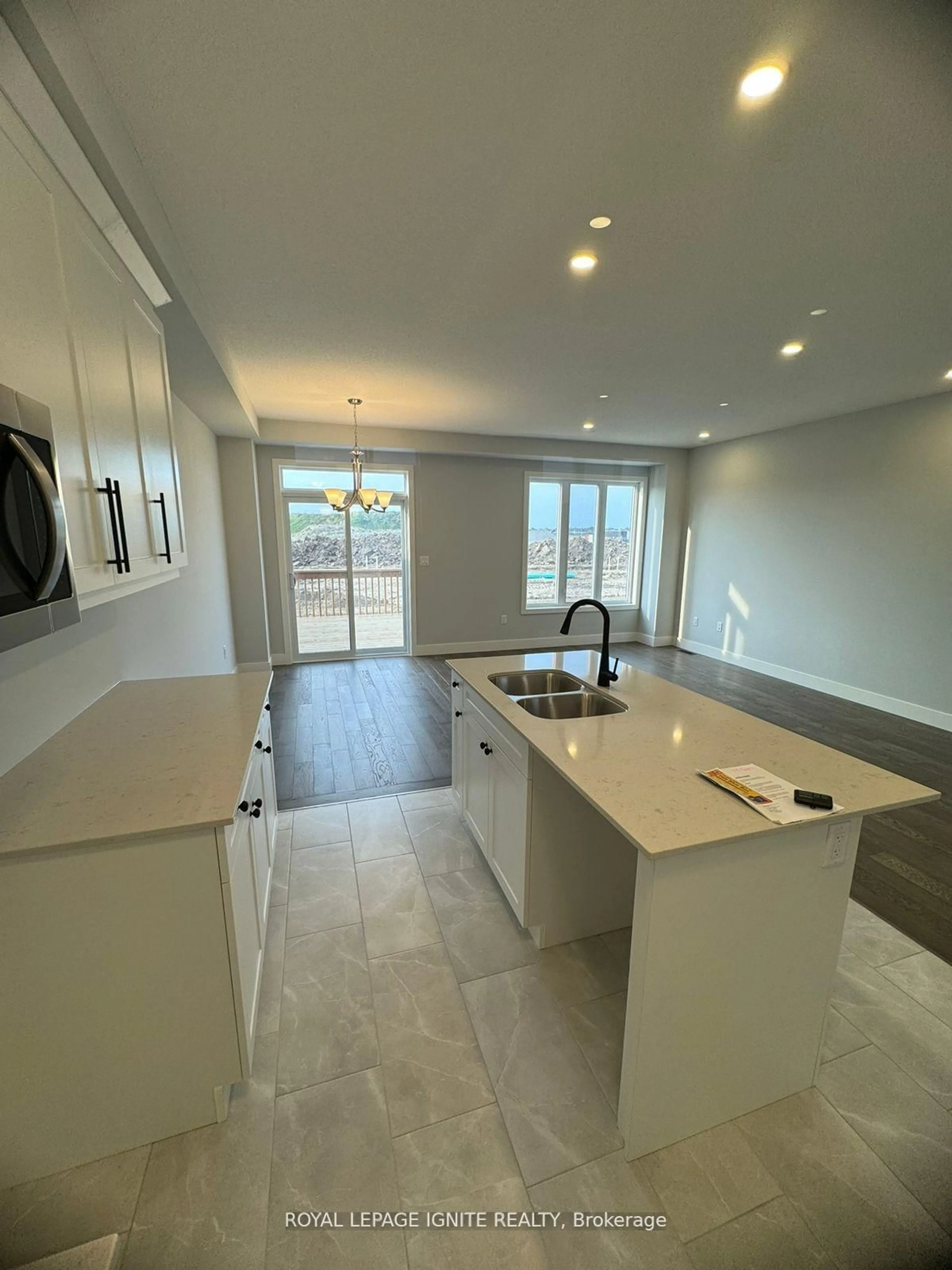 Open concept kitchen, ceramic/tile floor for 1960 Evans Blvd #155, London South Ontario N6M 0L4