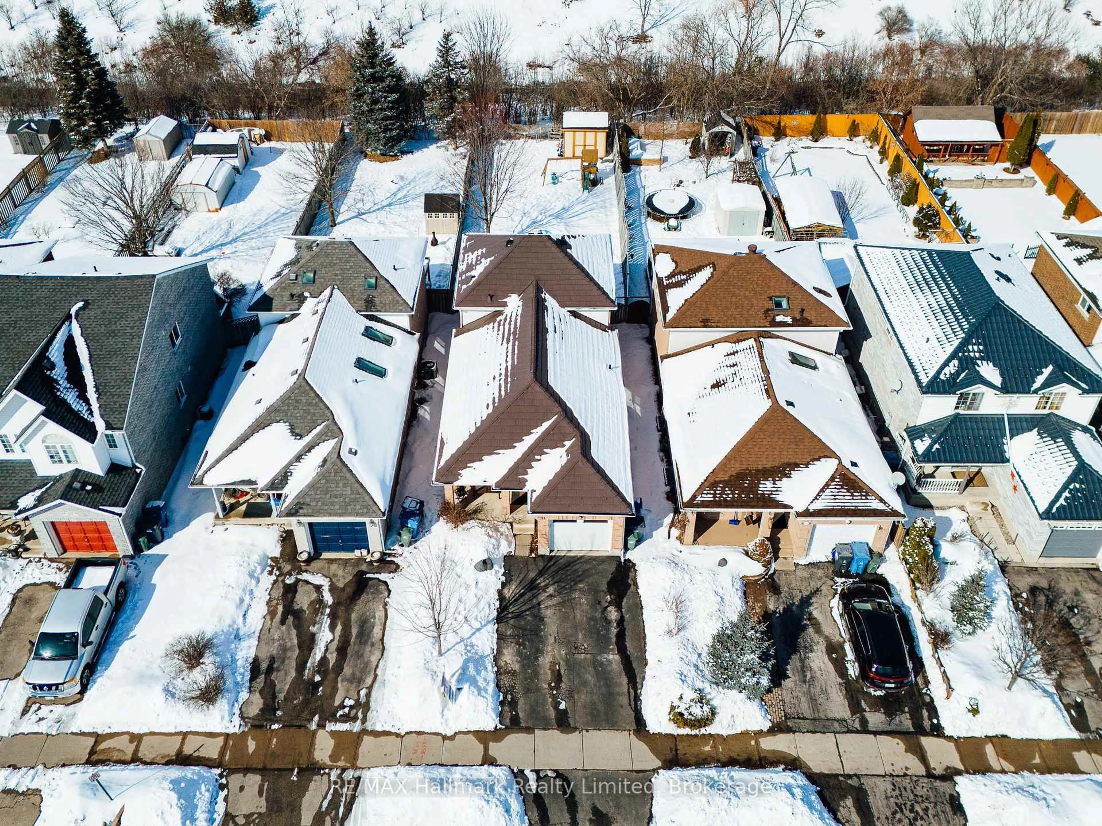 A pic from outside/outdoor area/front of a property/back of a property/a pic from drone, street for 53 Hewitt Lane, Guelph Ontario N1K 1W1