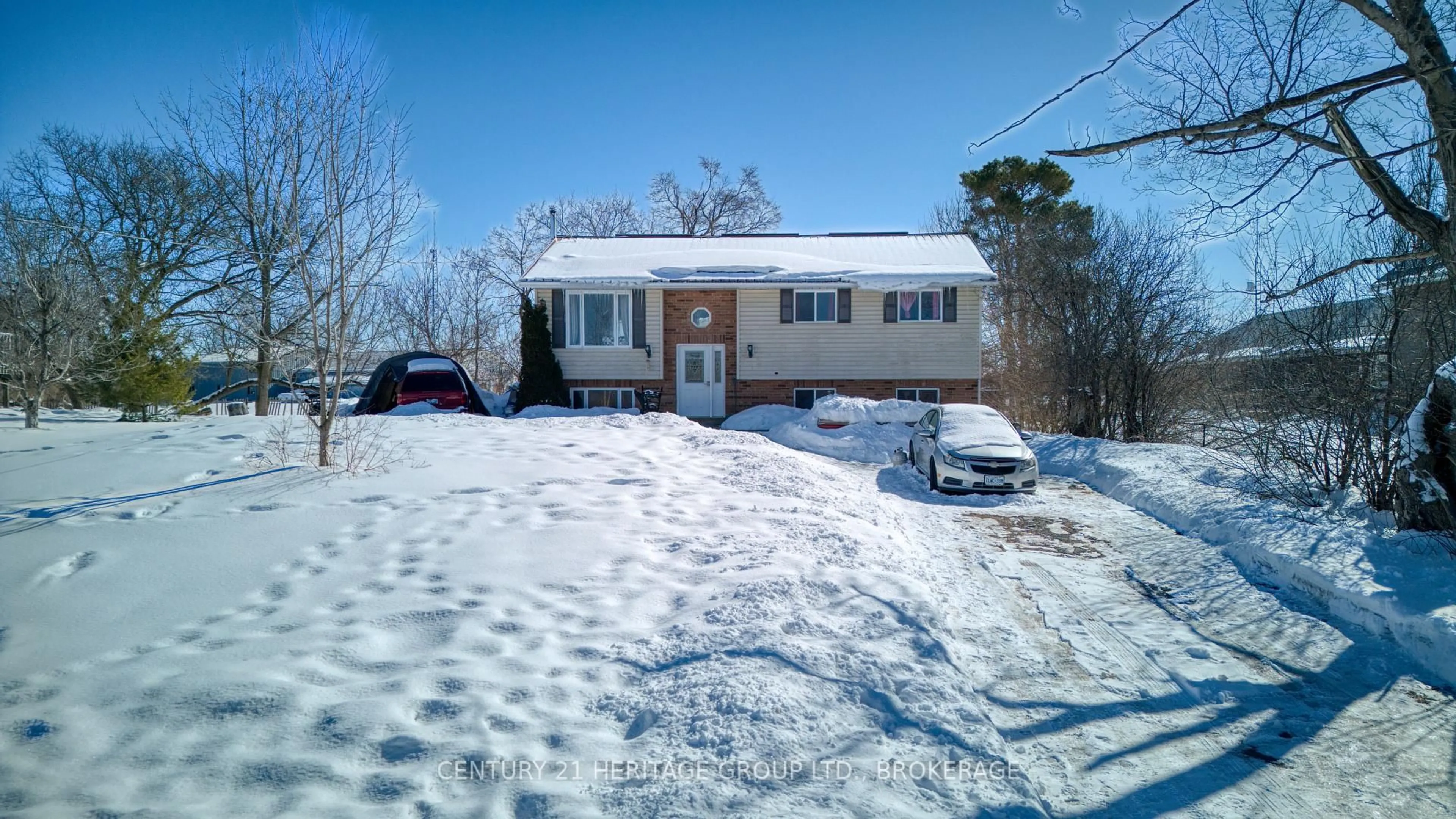 A pic from outside/outdoor area/front of a property/back of a property/a pic from drone, street for 487 County 19 Rd, Prince Edward County Ontario K0K 1A0