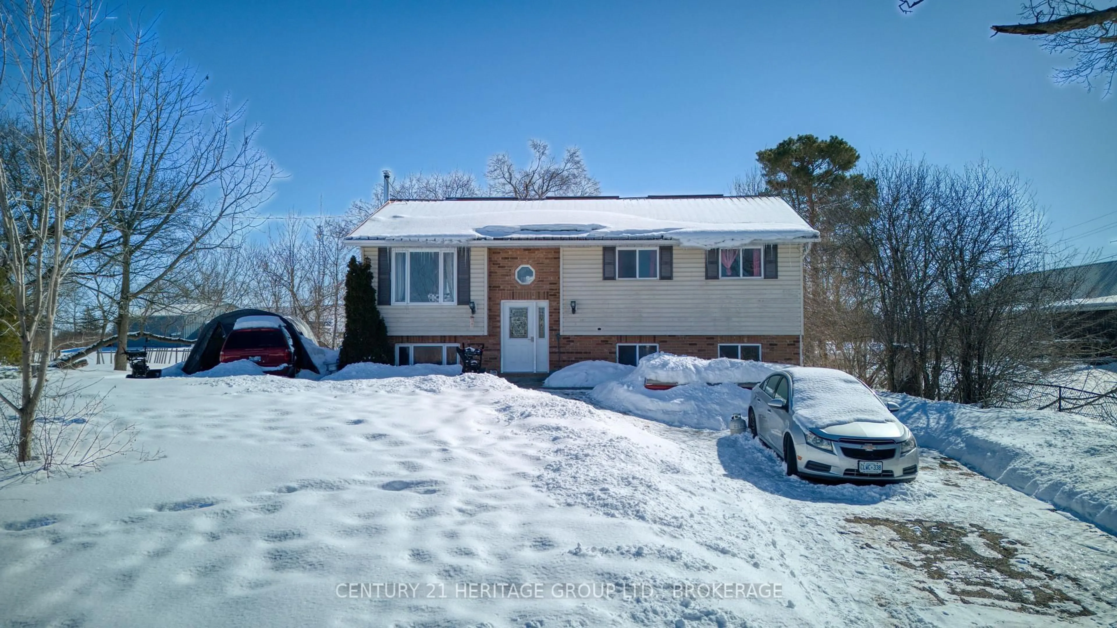 A pic from outside/outdoor area/front of a property/back of a property/a pic from drone, street for 487 County 19 Rd, Prince Edward County Ontario K0K 1A0
