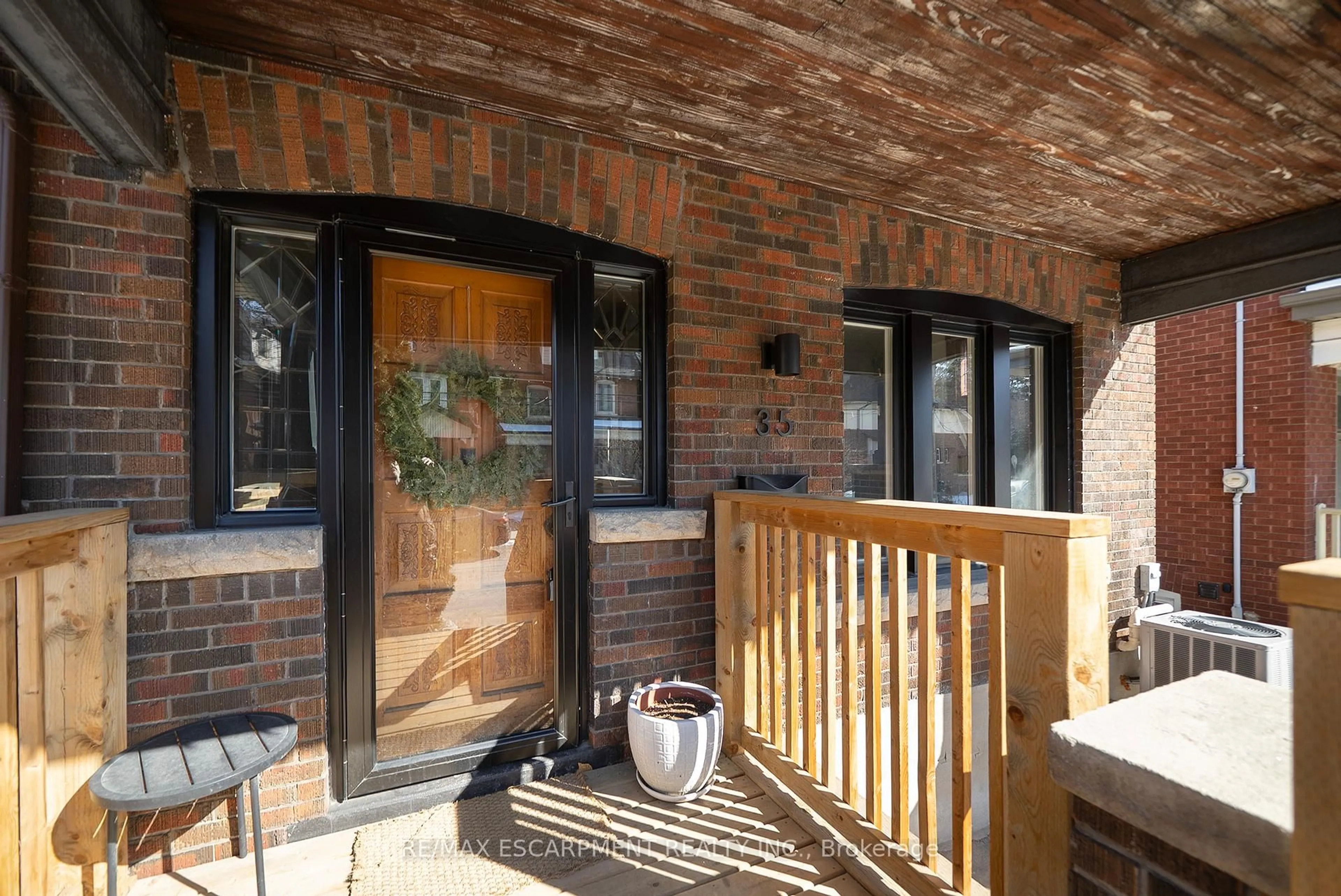 Unknown for 35 Rutherford Ave, Hamilton Ontario L8M 1Y5