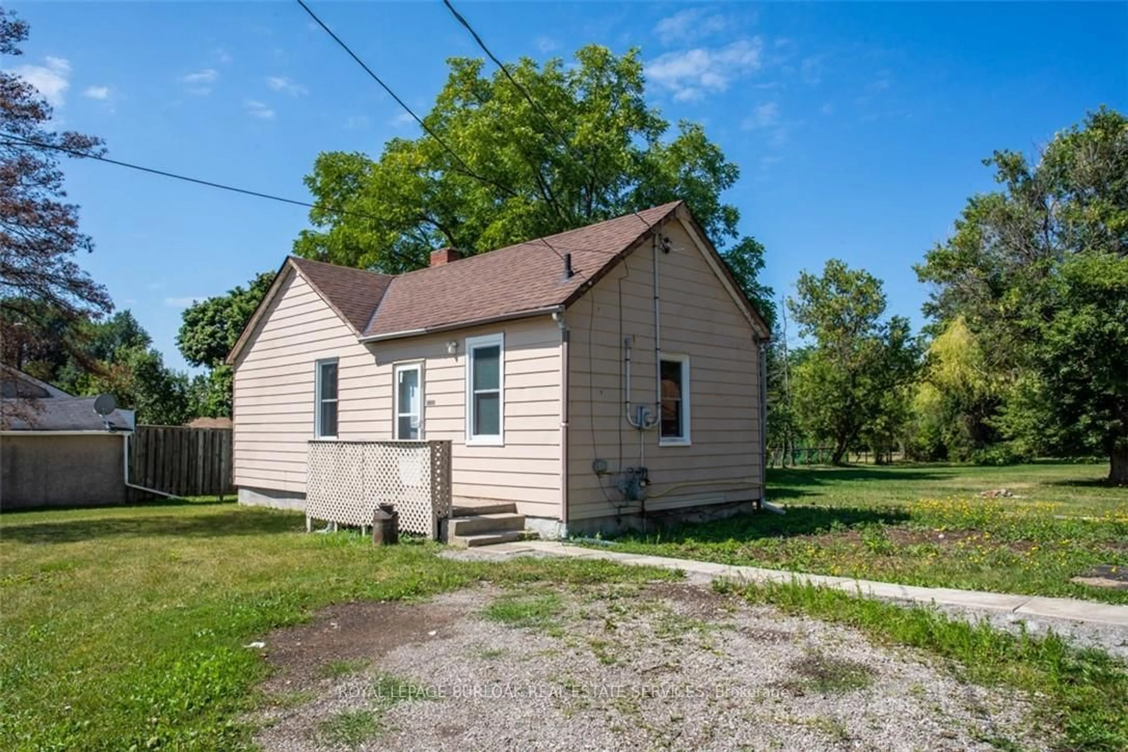 Shed for 2712 Upper James St, Hamilton Ontario L0R 1W0