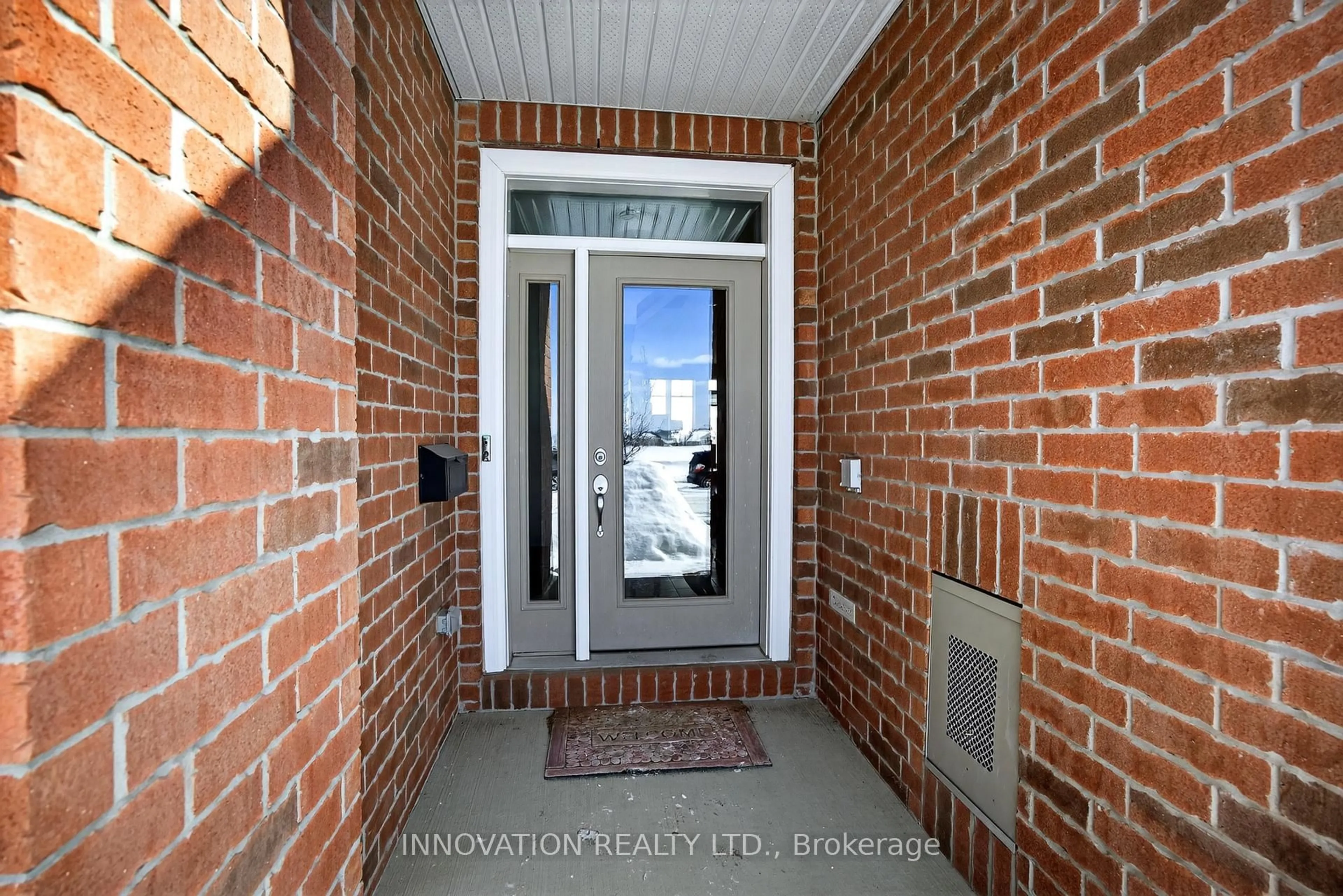 Indoor entryway for 923 Antonio Farley St, Orleans Ontario K4A 5K1