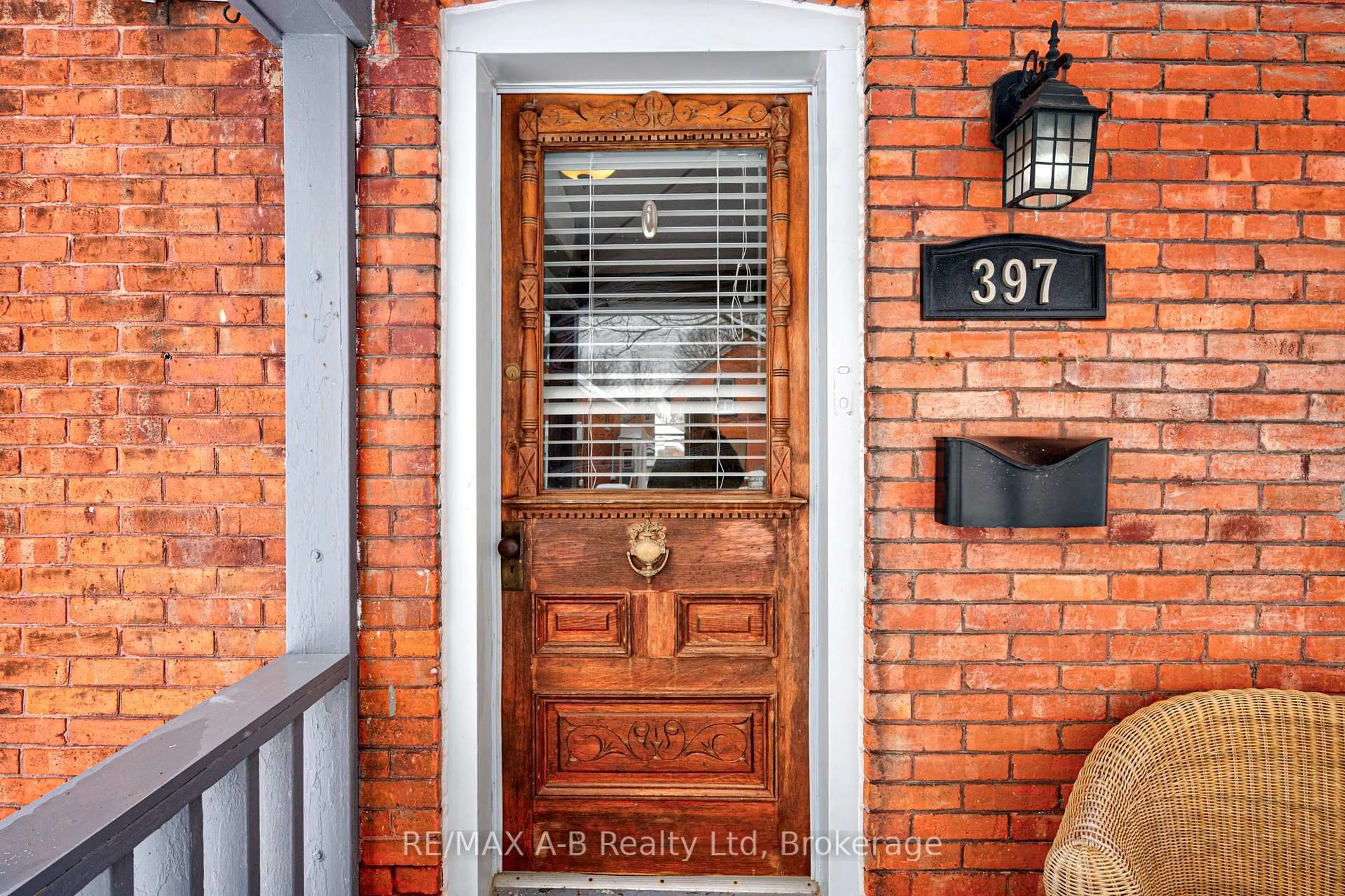 Indoor entryway for 397 Albert St, Stratford Ontario N5A 3L2
