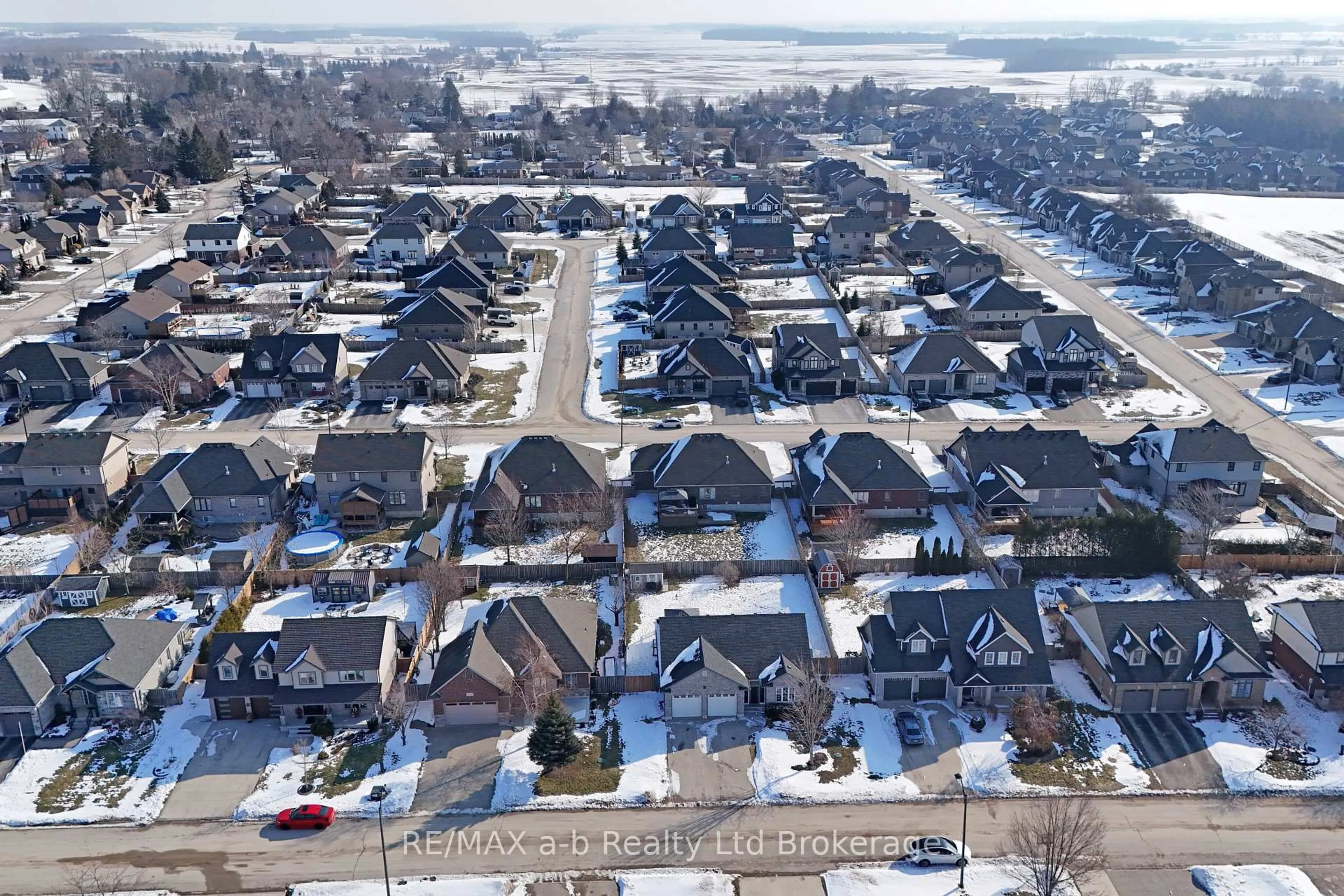 A pic from outside/outdoor area/front of a property/back of a property/a pic from drone, street for 47 Graydon Dr, South-West Oxford Ontario N0J 1N0