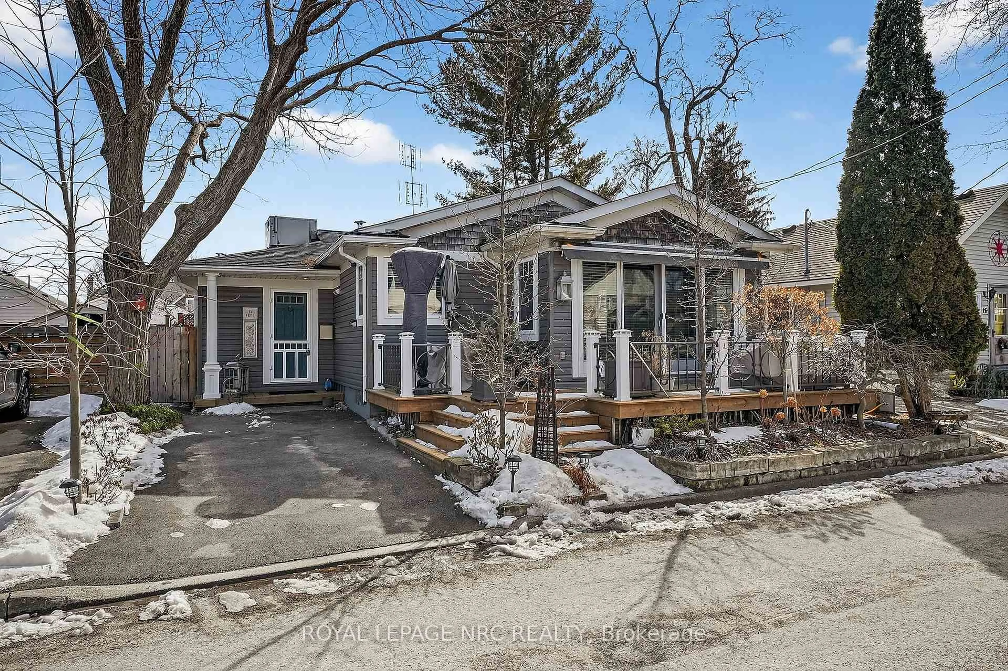 Unknown for 11 Peel St, St. Catharines Ontario L2N 5A2