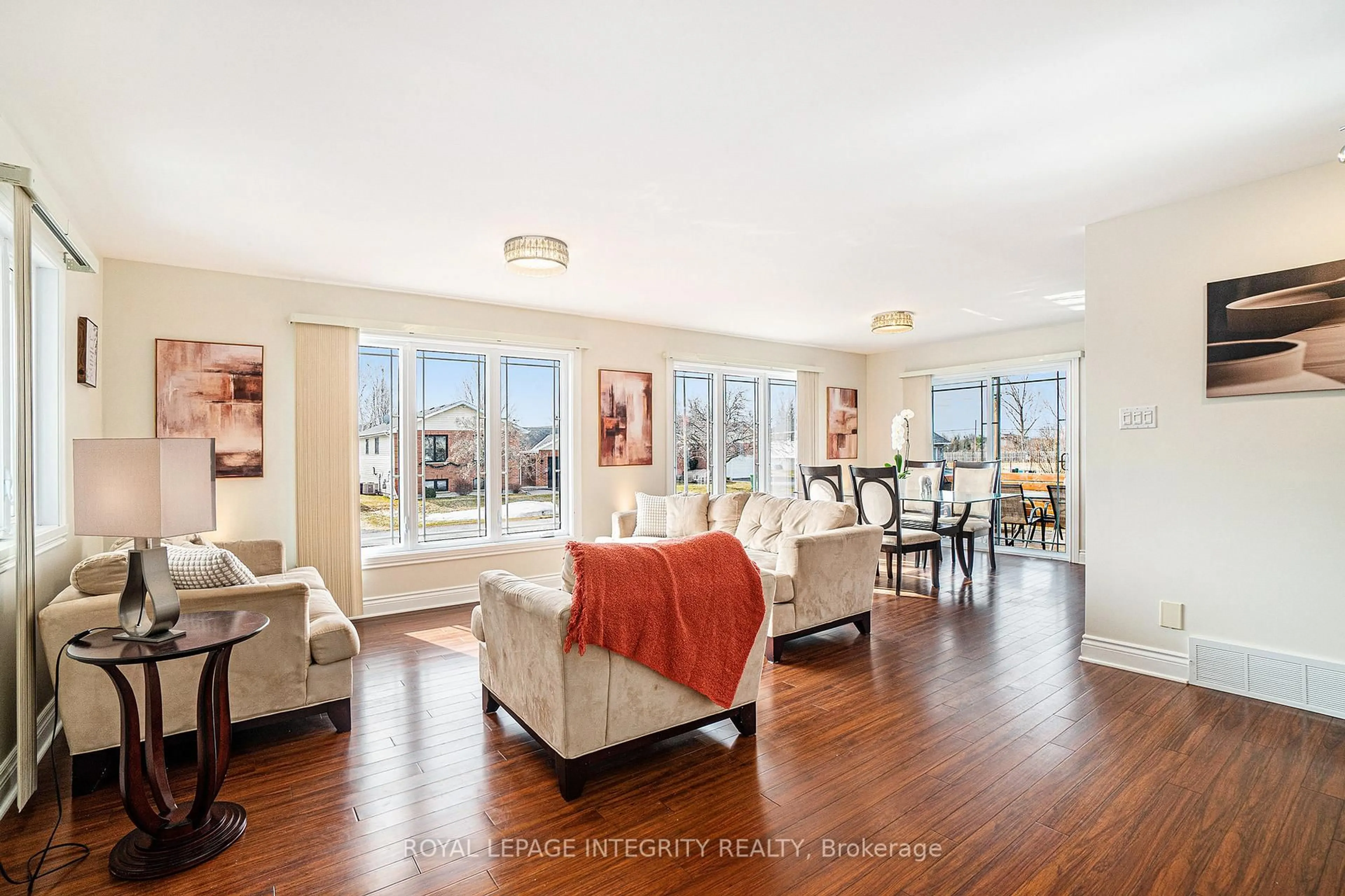 Living room with furniture, unknown for 55 Rowan Dr, South Dundas Ontario K0C 1X0