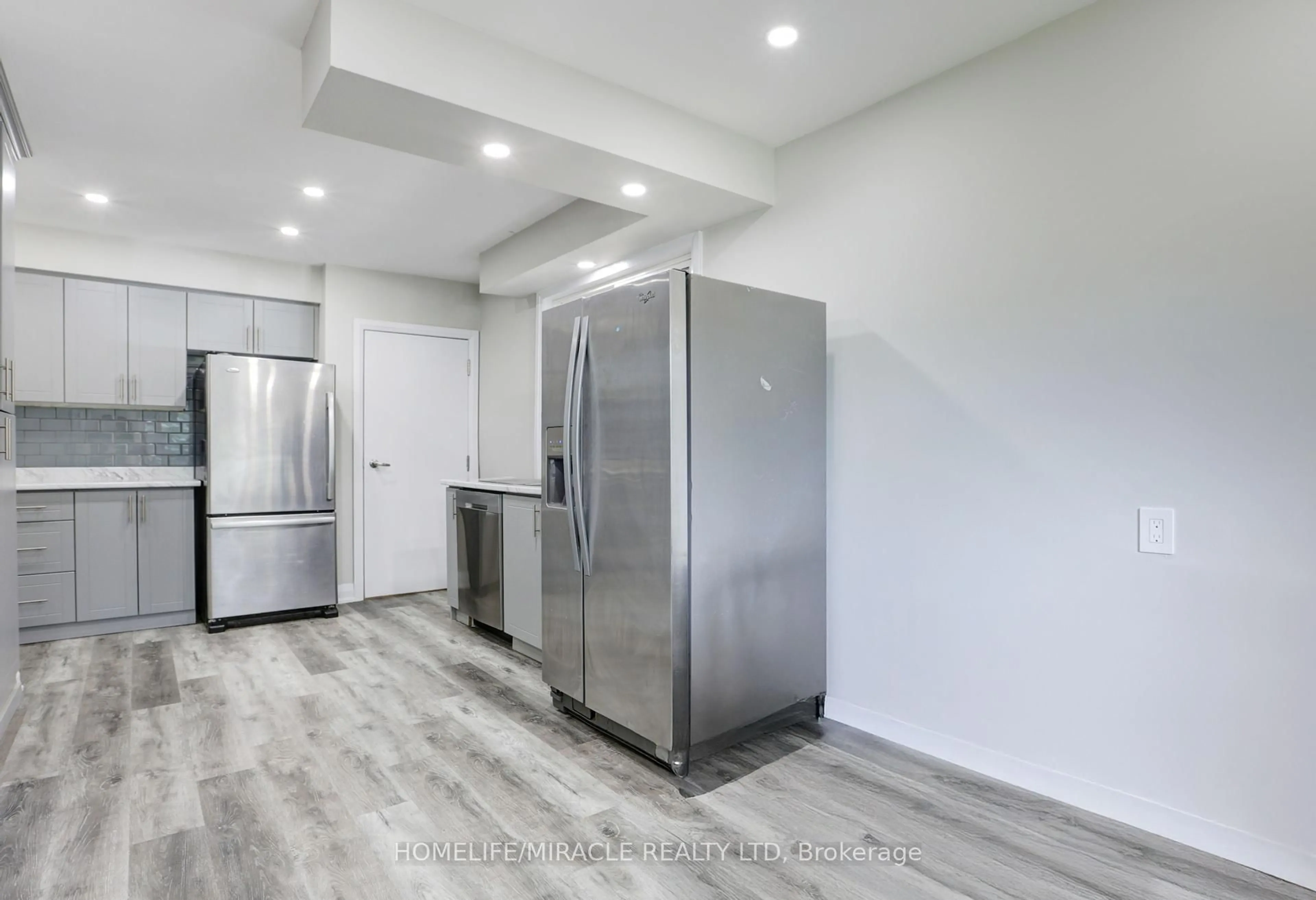 Unknown for 7 Cardill Cres, Waterloo Ontario N2L 3Y7