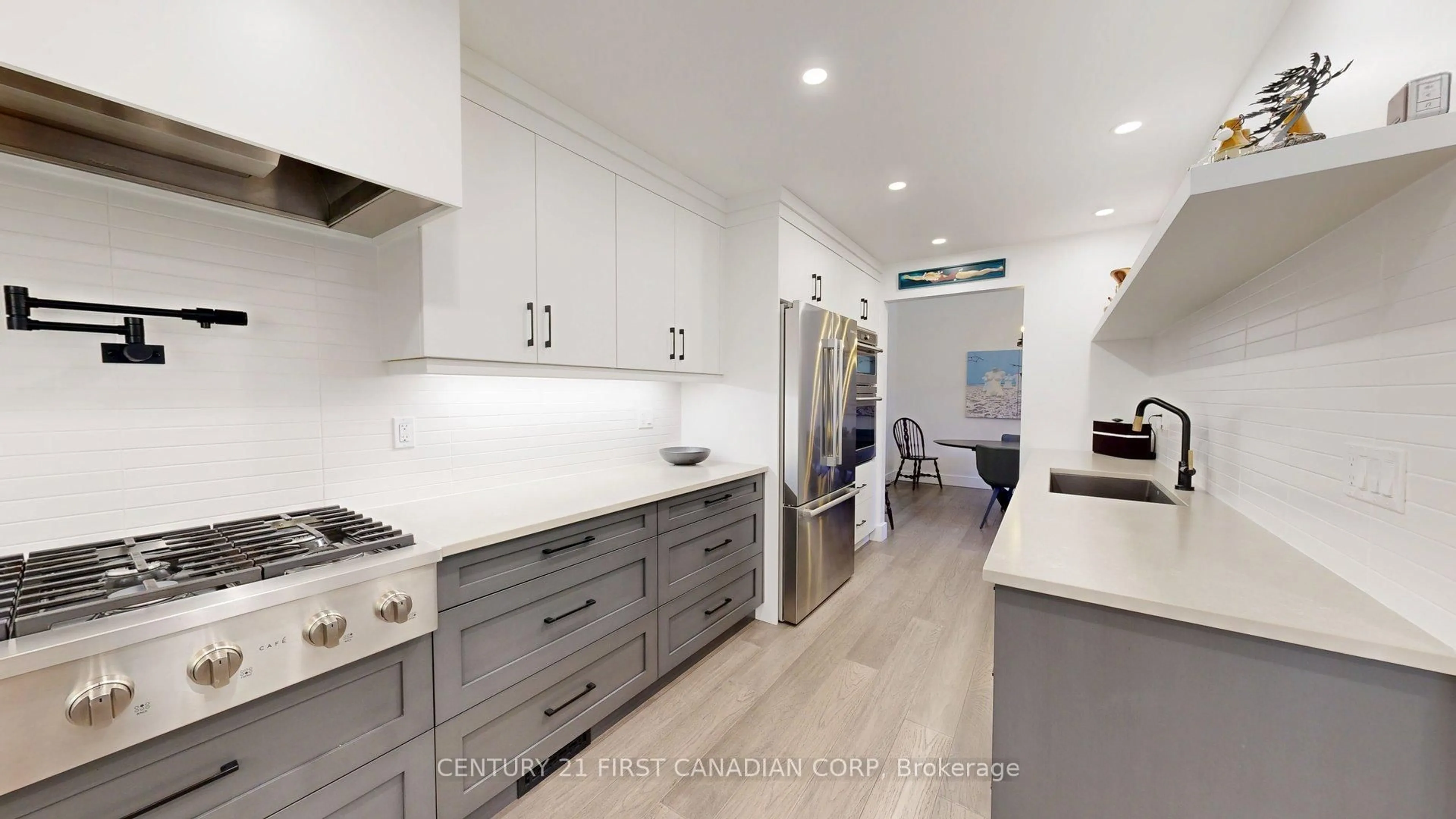 Contemporary kitchen, ceramic/tile floor for 527 TOPPING Lane, London South Ontario N6J 3M8