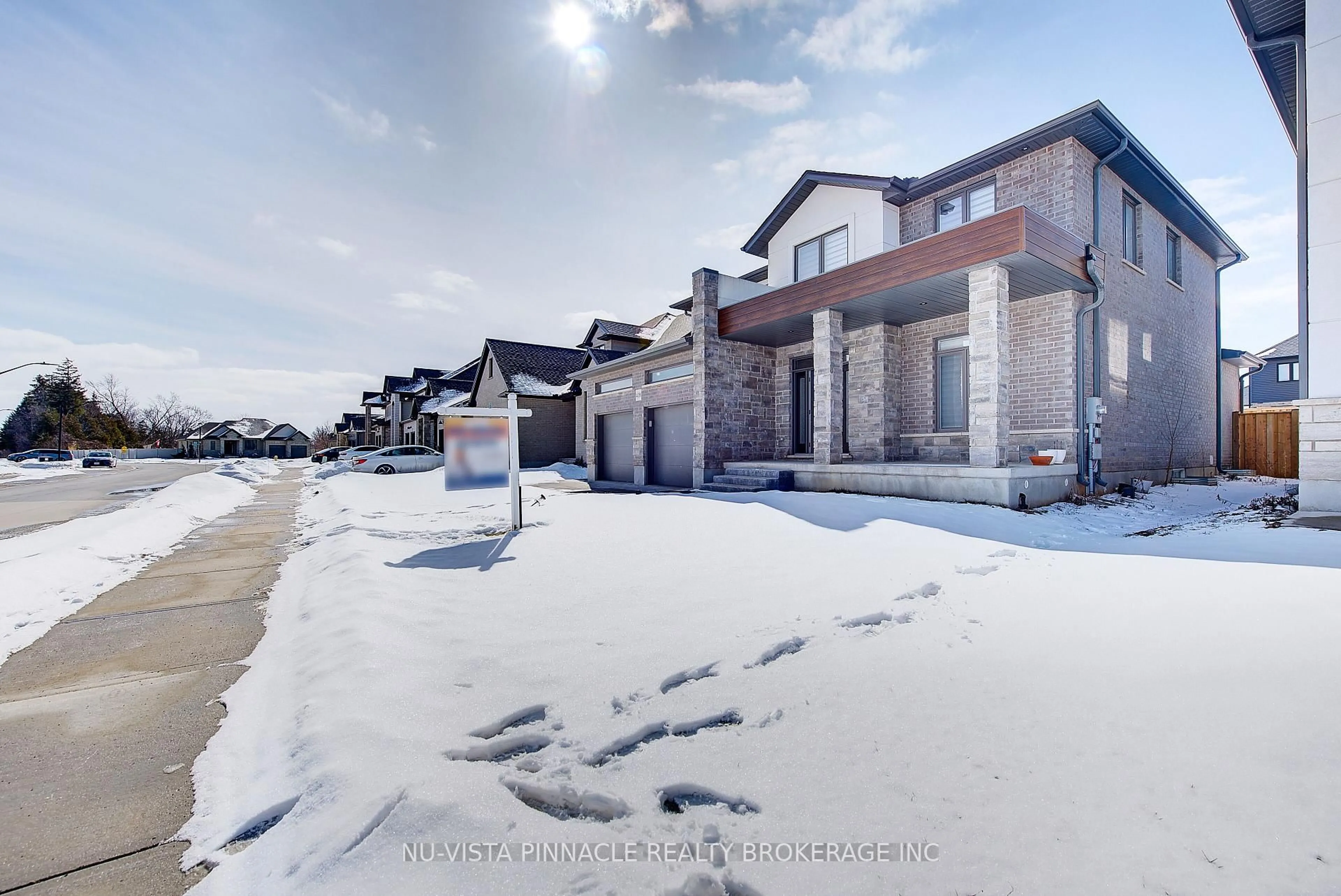 A pic from outside/outdoor area/front of a property/back of a property/a pic from drone, street for 4091 CAMPBELL St, London South Ontario N6P 0H5