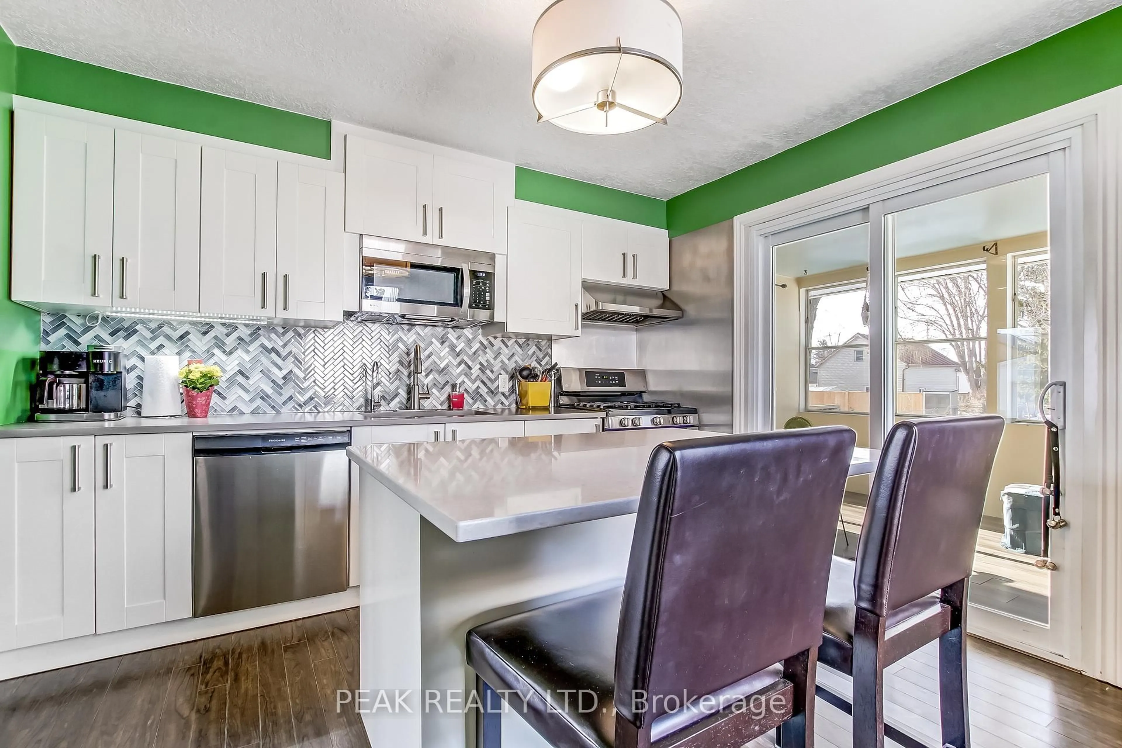 Open concept kitchen, ceramic/tile floor for 77 Doune St, Strathroy-Caradoc Ontario N7G 1M1