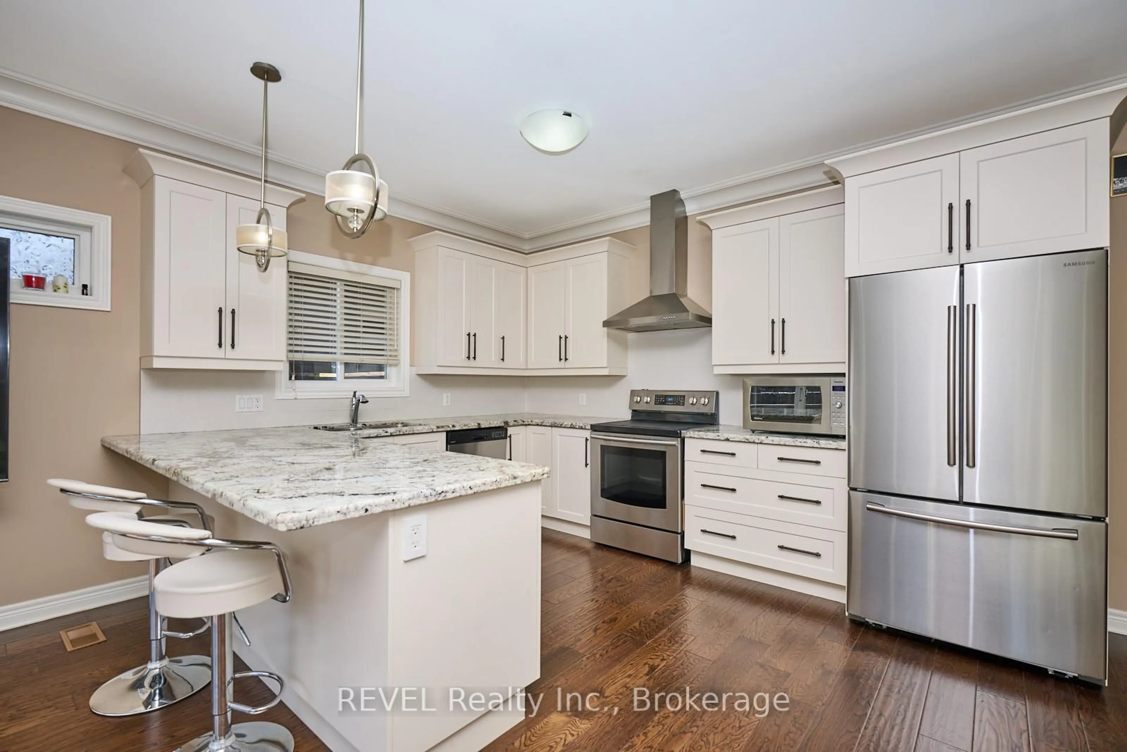 Open concept kitchen, unknown for 8446 Jennifer Cres, Niagara Falls Ontario L2H 0J3