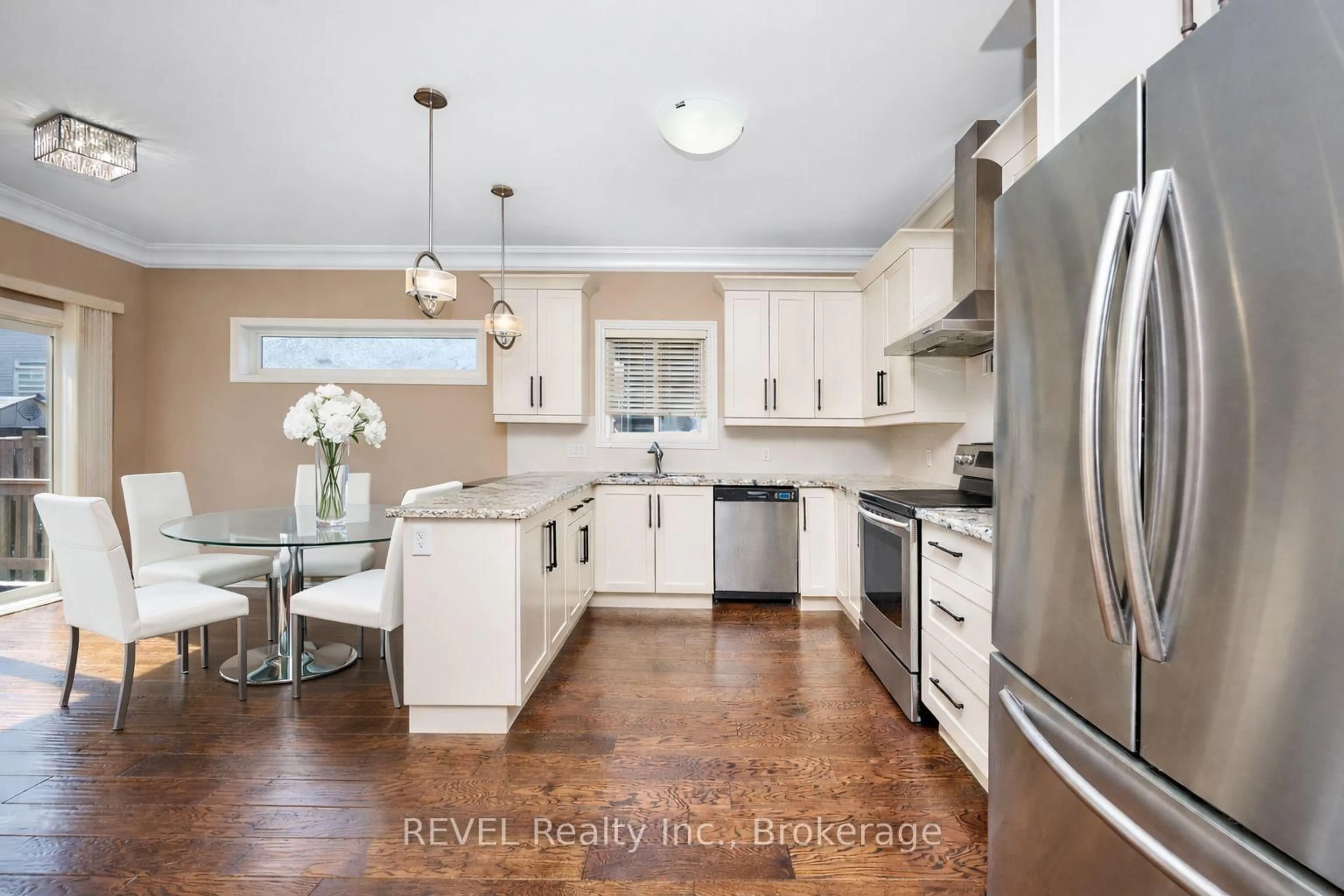 Open concept kitchen, unknown for 8446 Jennifer Cres, Niagara Falls Ontario L2H 0J3