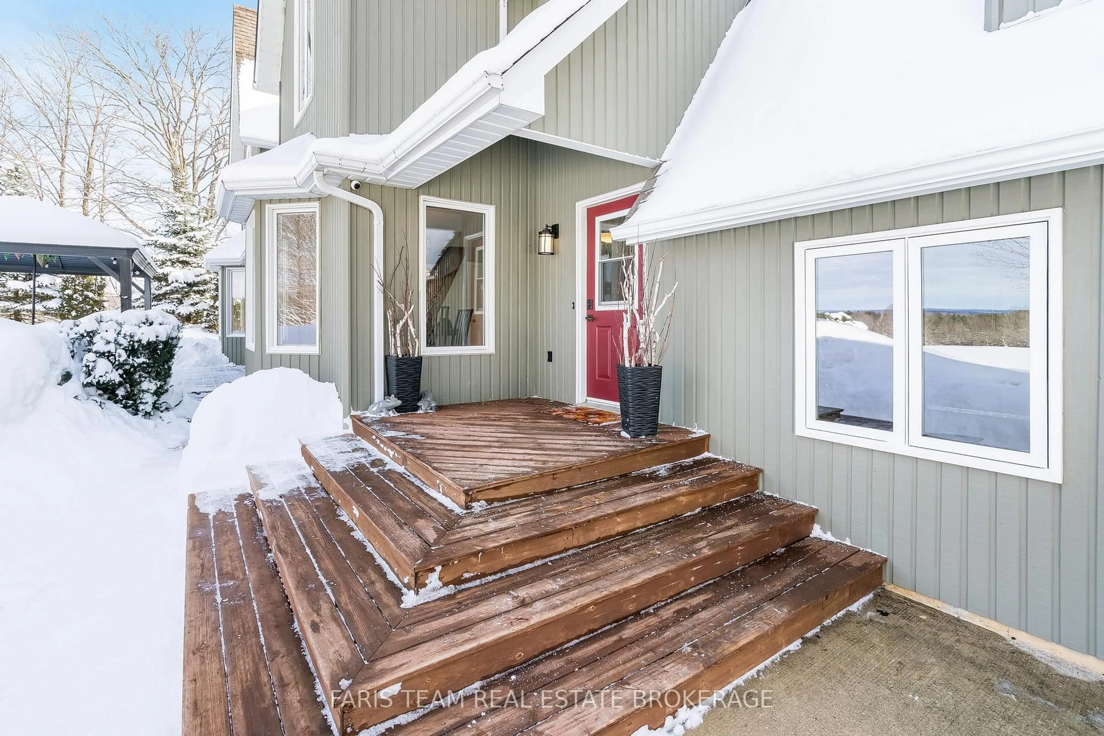 Indoor entryway for 714329 Baseline Rd, Grey Highlands Ontario N0C 1E0