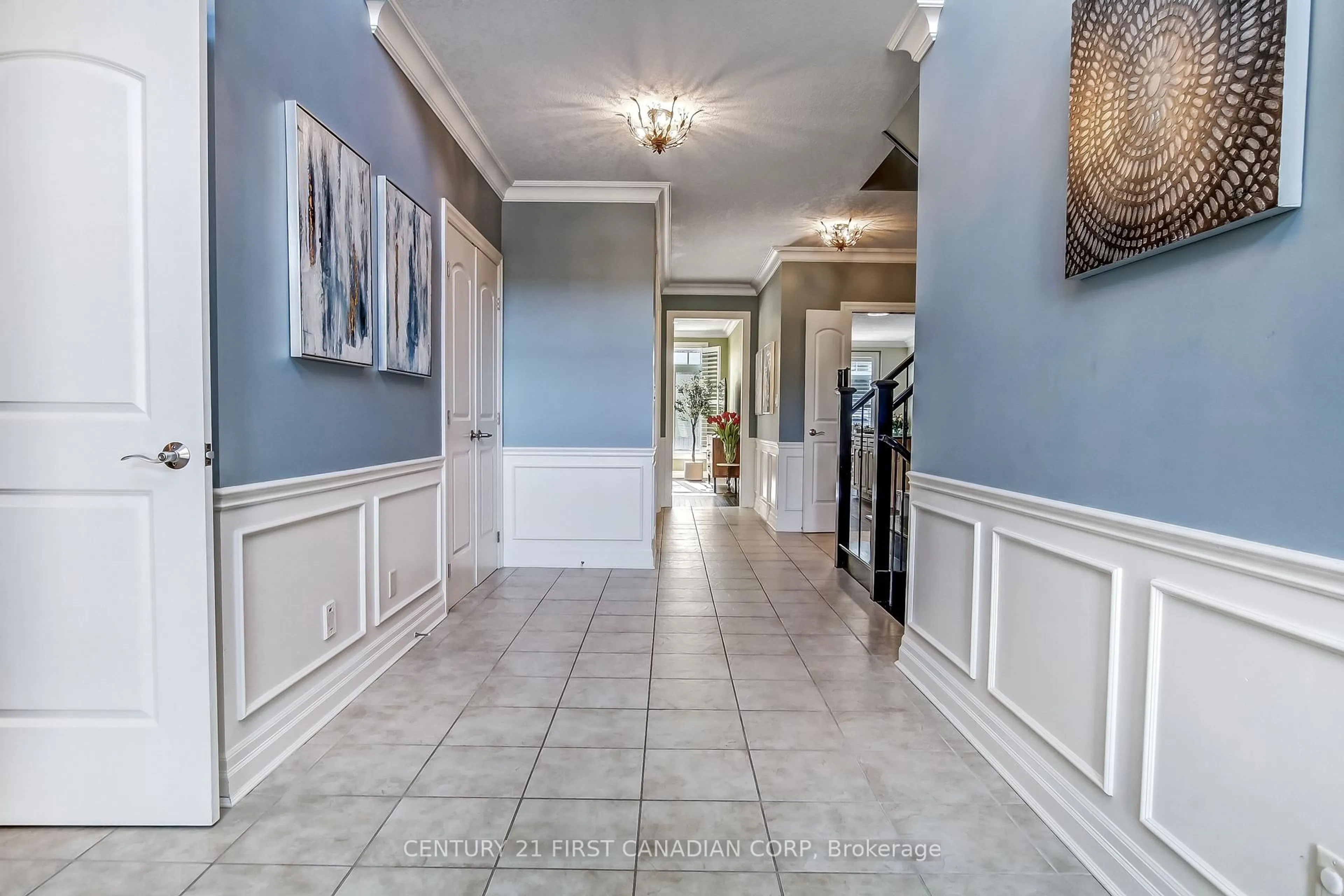 Indoor foyer for 2014 Valleyrun Blvd #4, London North Ontario N6G 5M8