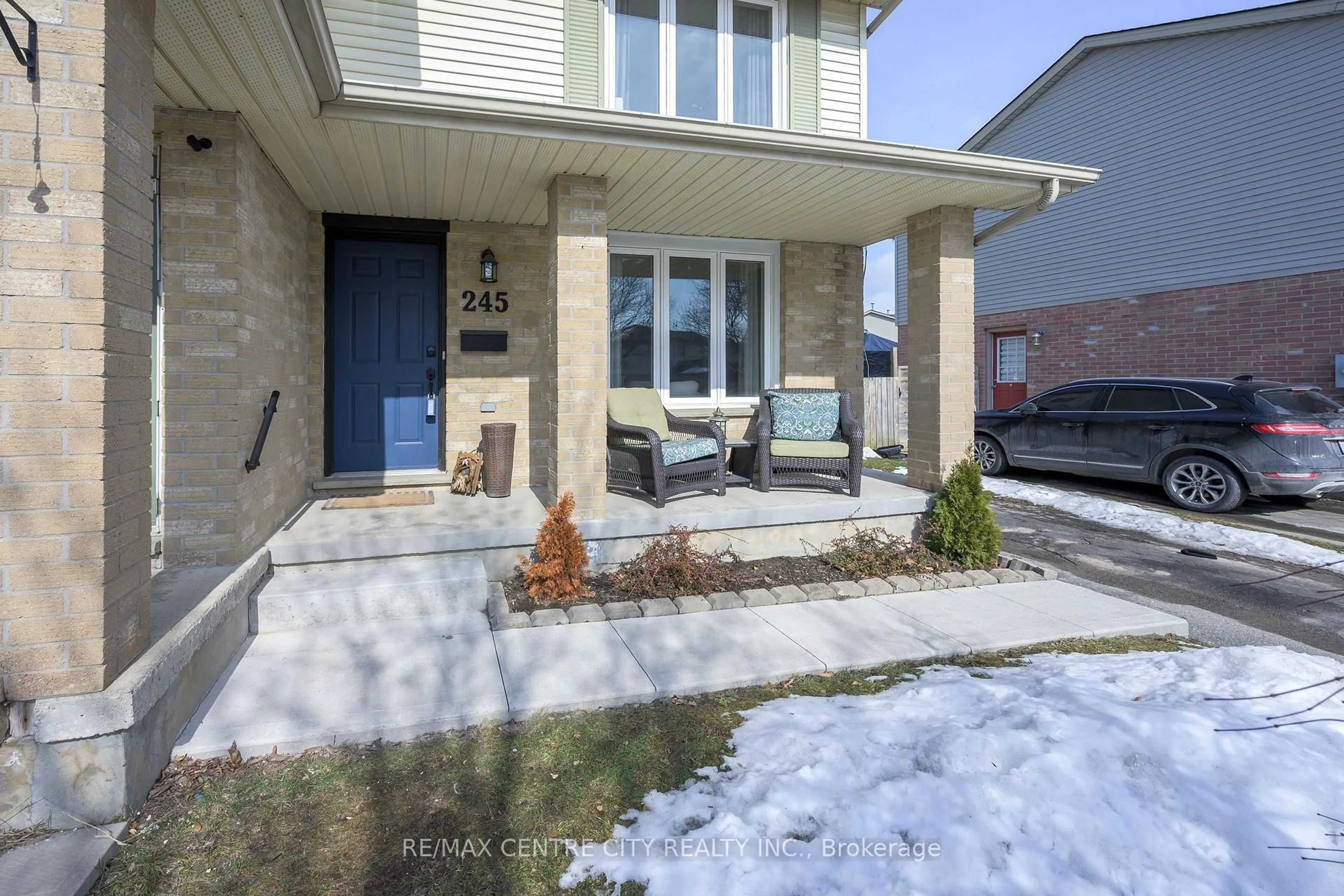 Unknown for 245 Martinet Ave, London East Ontario N5V 4B2