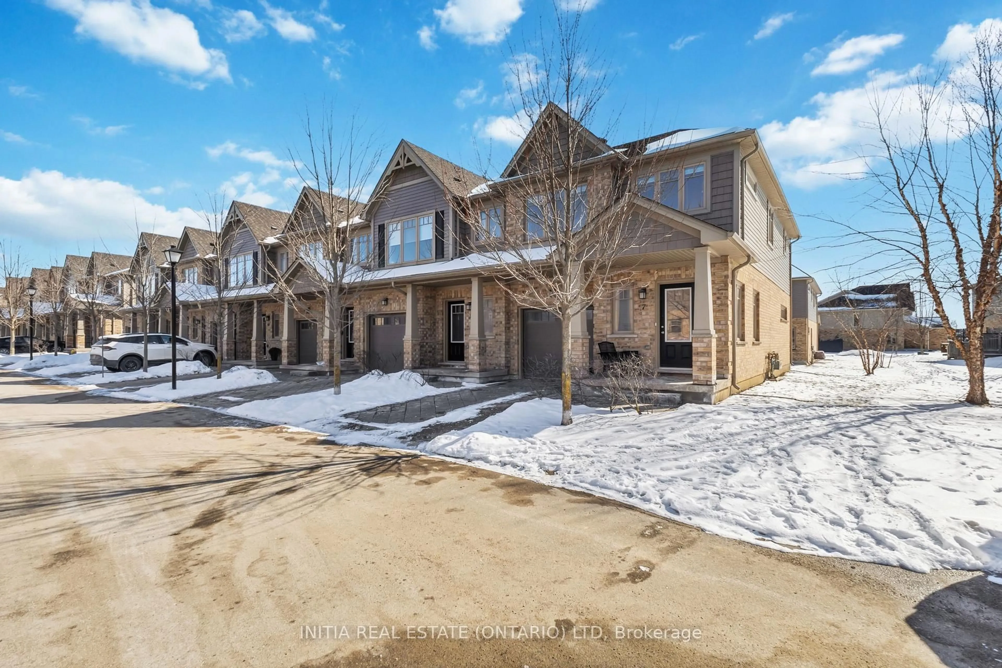 A pic from outside/outdoor area/front of a property/back of a property/a pic from drone, street for 1924 CEDARHOLLOW Blvd #7, London North Ontario N5X 0K3