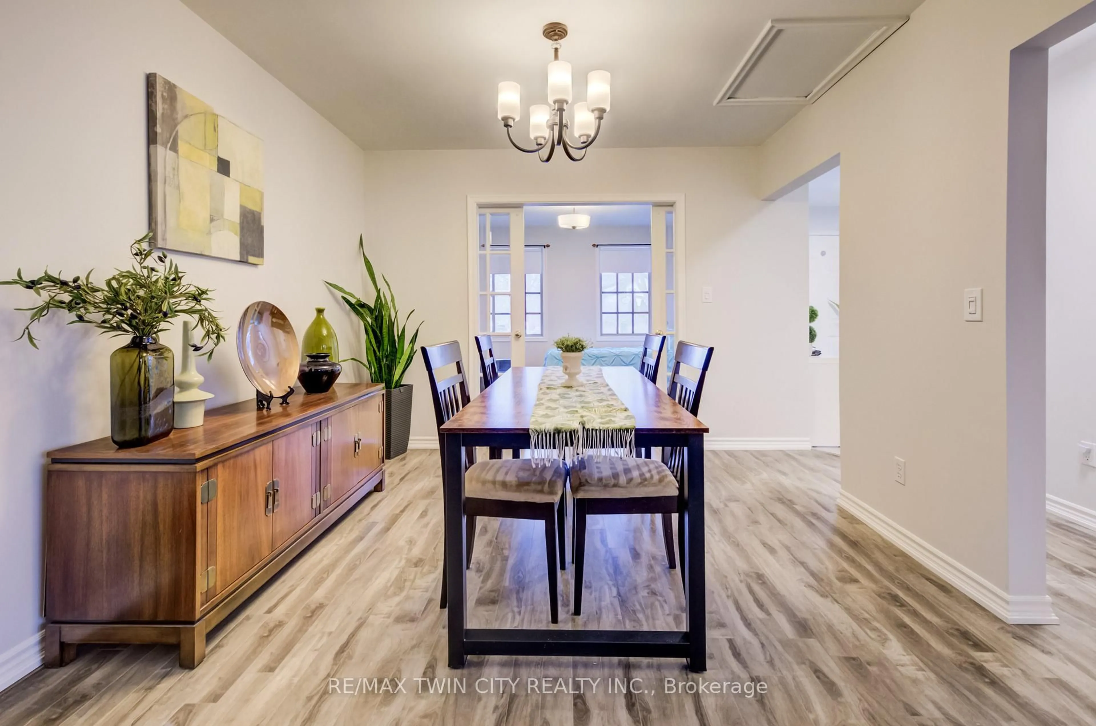 Dining room, wood/laminate floor for 45 Palmerston Ave, Brantford Ontario N3T 4L1