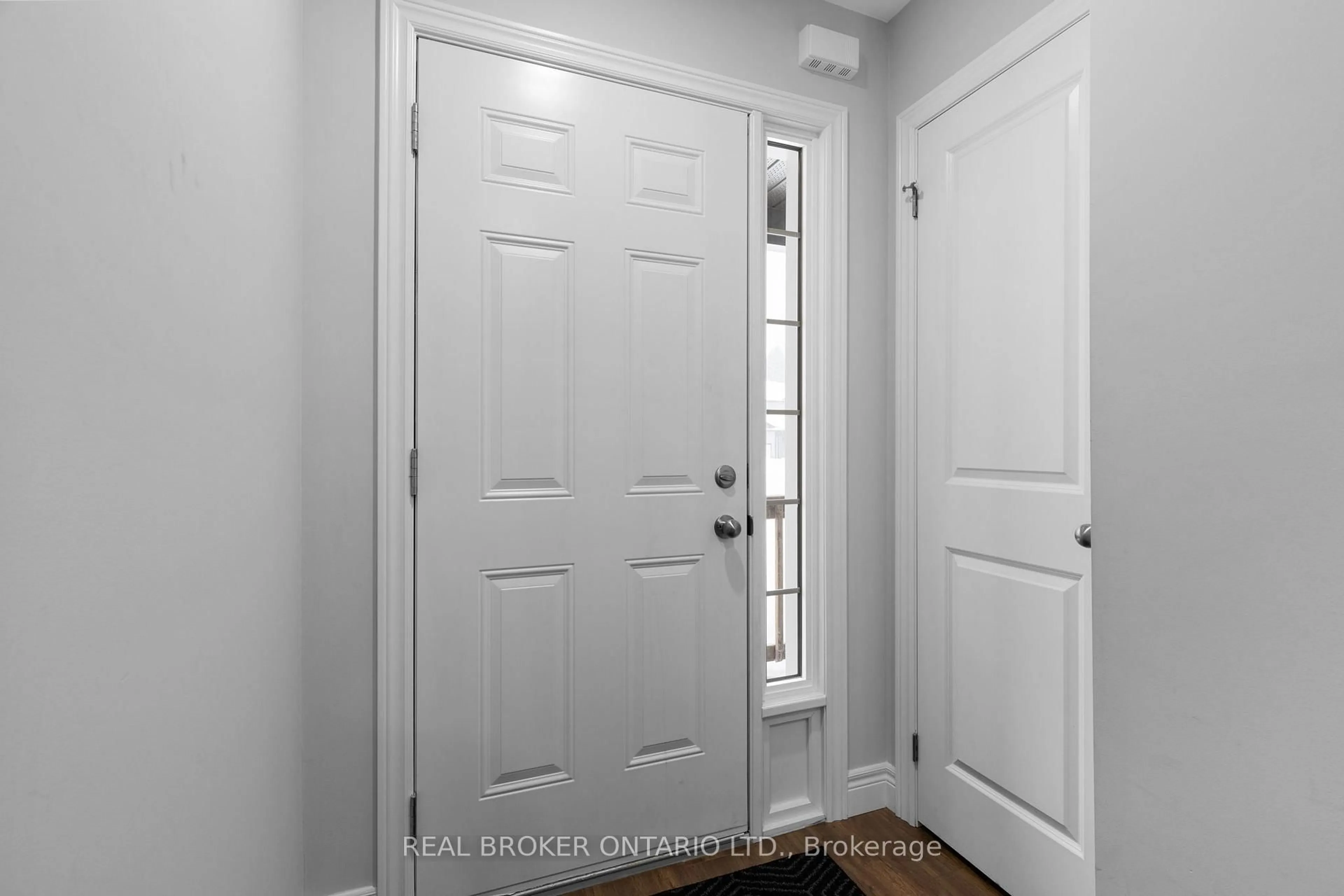 Indoor entryway for 3 Mcconnell Cres, Bracebridge Ontario P1L 0N7