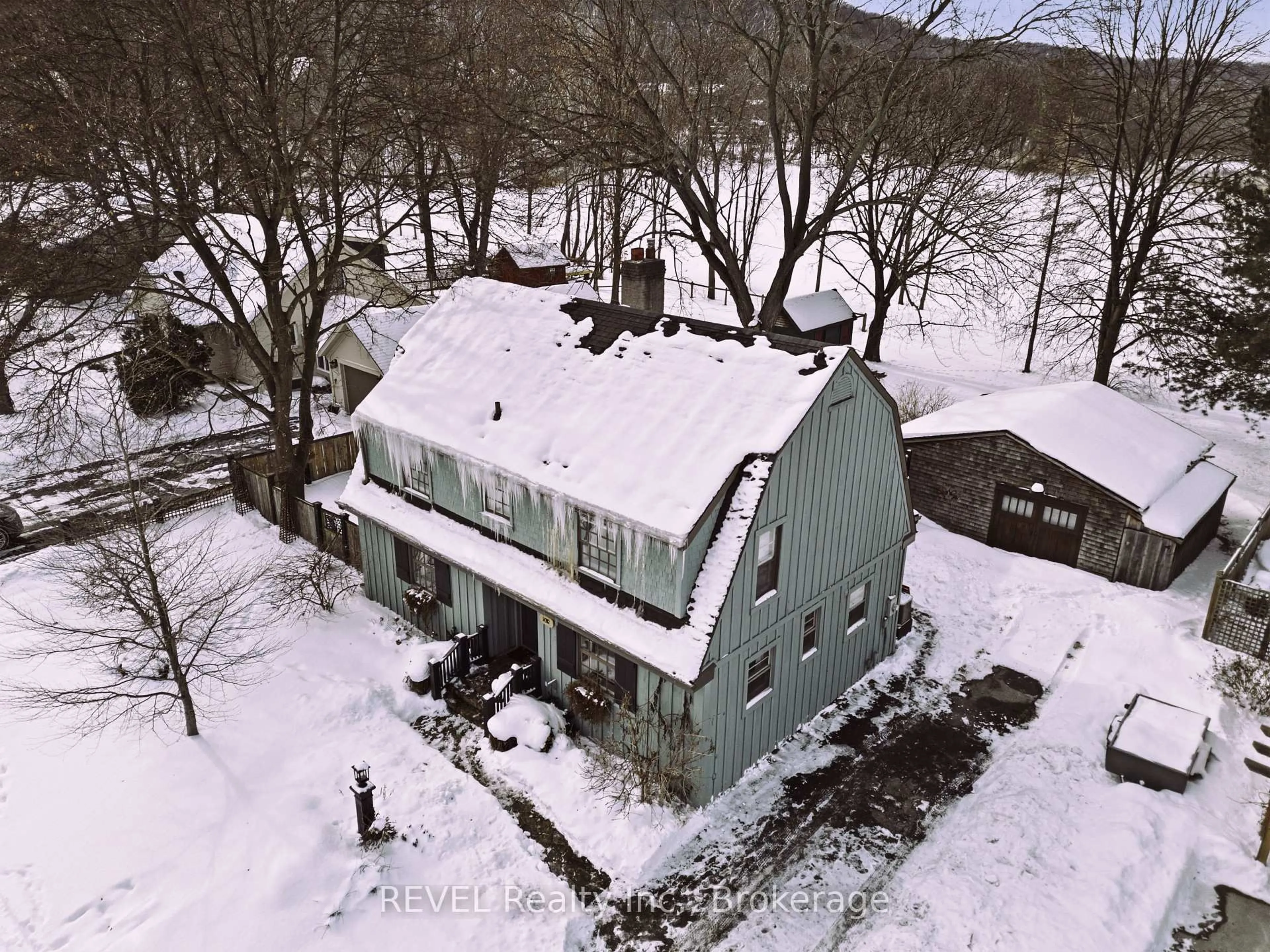 A pic from outside/outdoor area/front of a property/back of a property/a pic from drone, building for 14382 Niagara River Pkwy, Niagara-on-the-Lake Ontario L0S 1J0