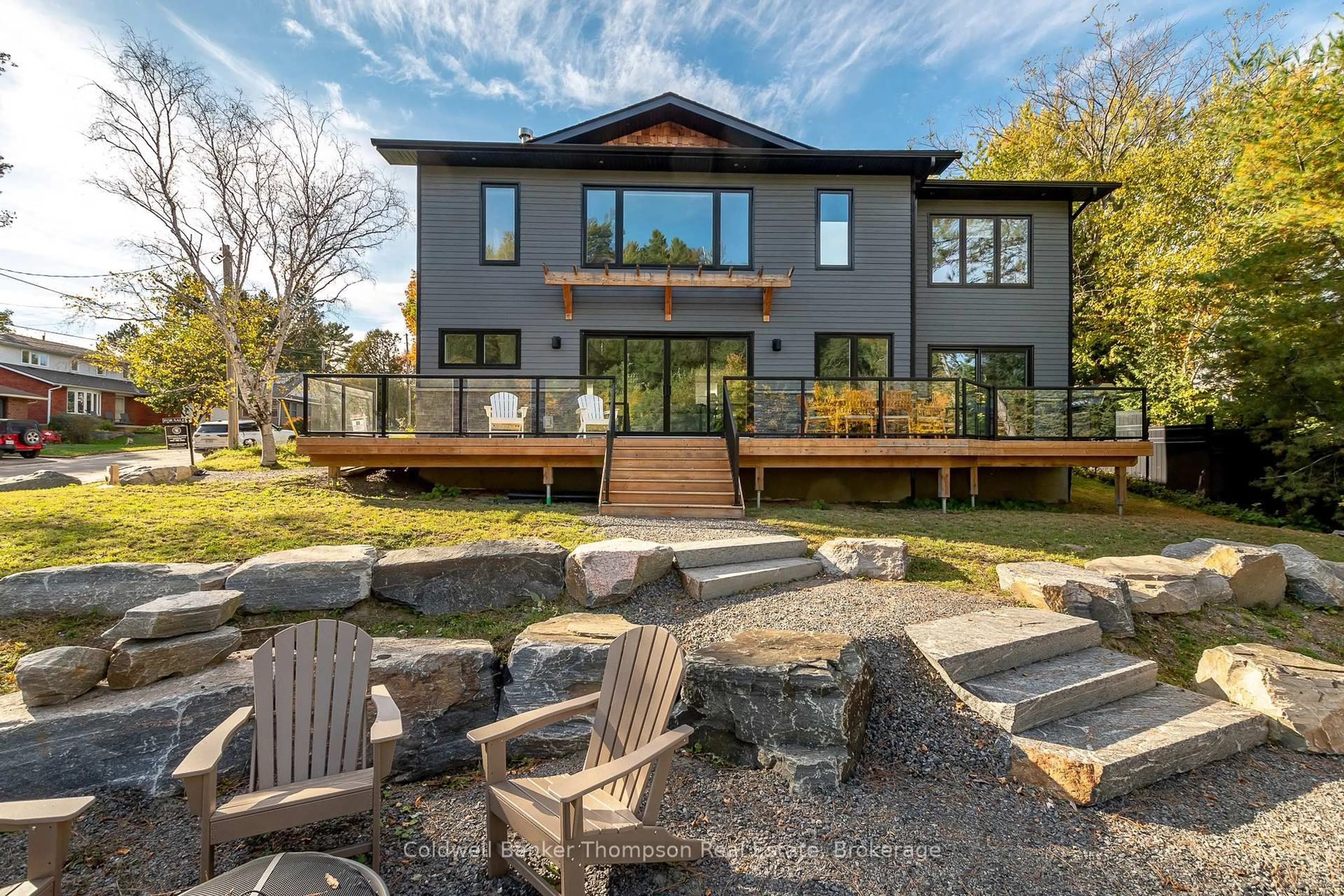 Patio, water/lake/river/ocean view for 32 Church St, Huntsville Ontario P1H 1G8