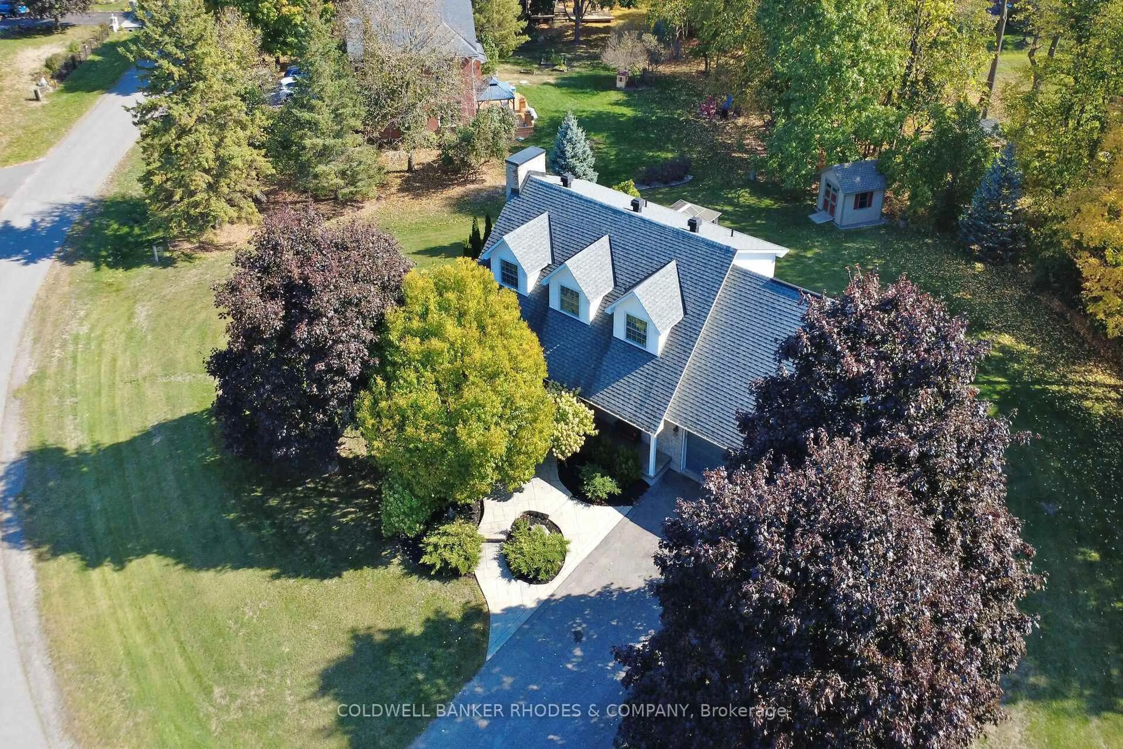 A pic from outside/outdoor area/front of a property/back of a property/a pic from drone, unknown for 6488 Wheatfield Cres, Greely Ontario K4P 1E8