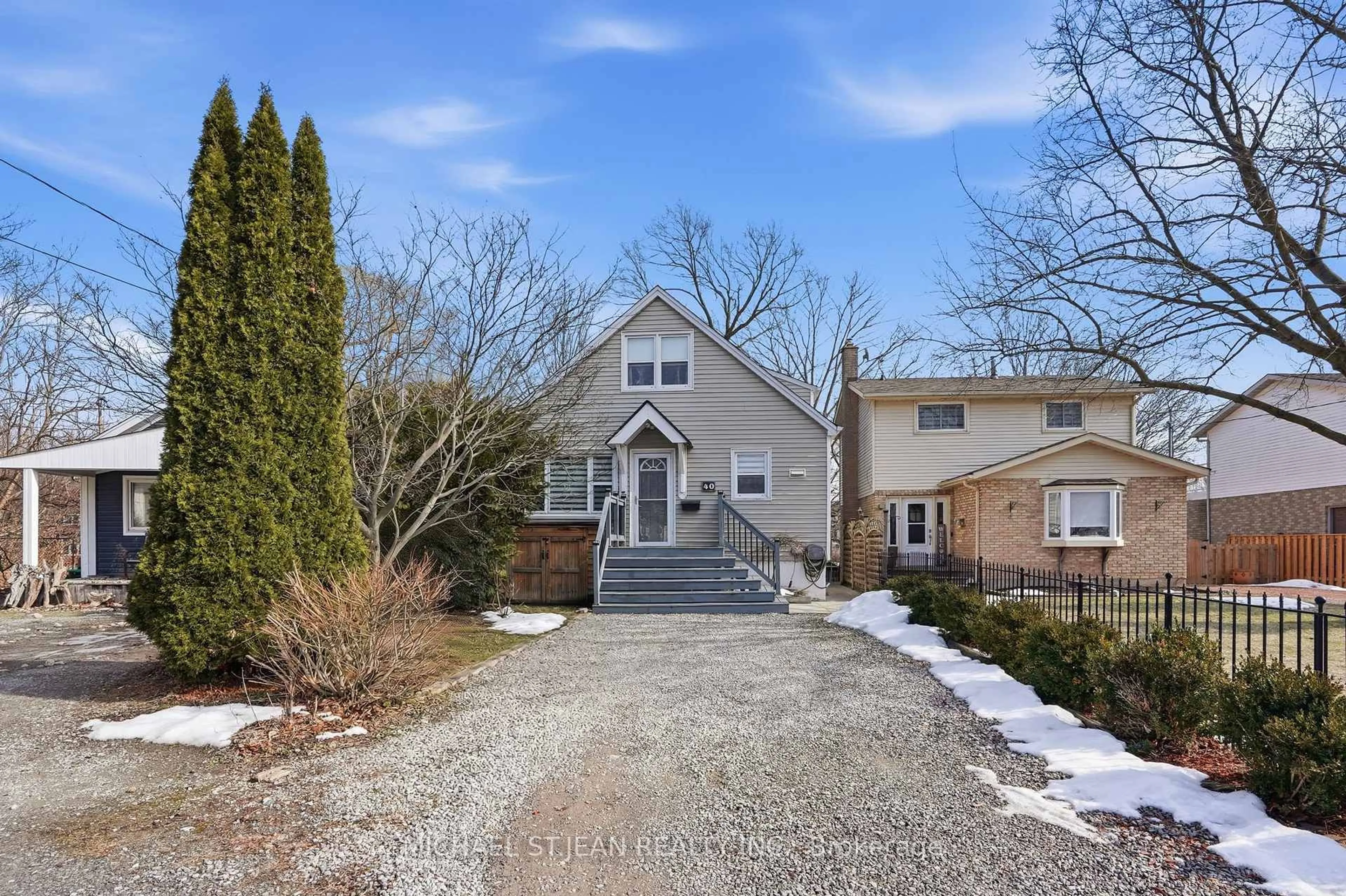 Unknown for 40 Runcorn St, St. Catharines Ontario L2M 1N8