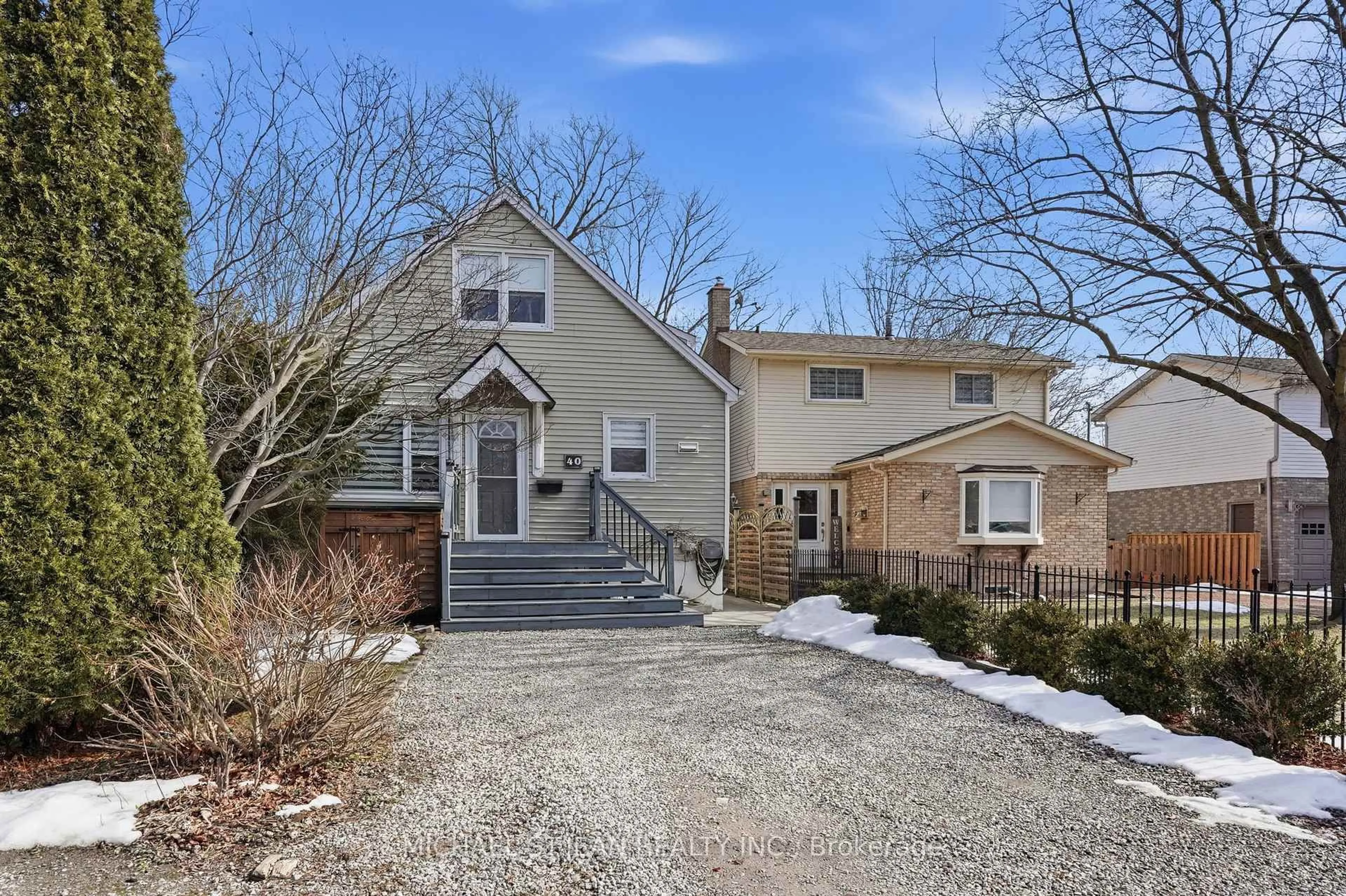 Unknown for 40 Runcorn St, St. Catharines Ontario L2M 1N8