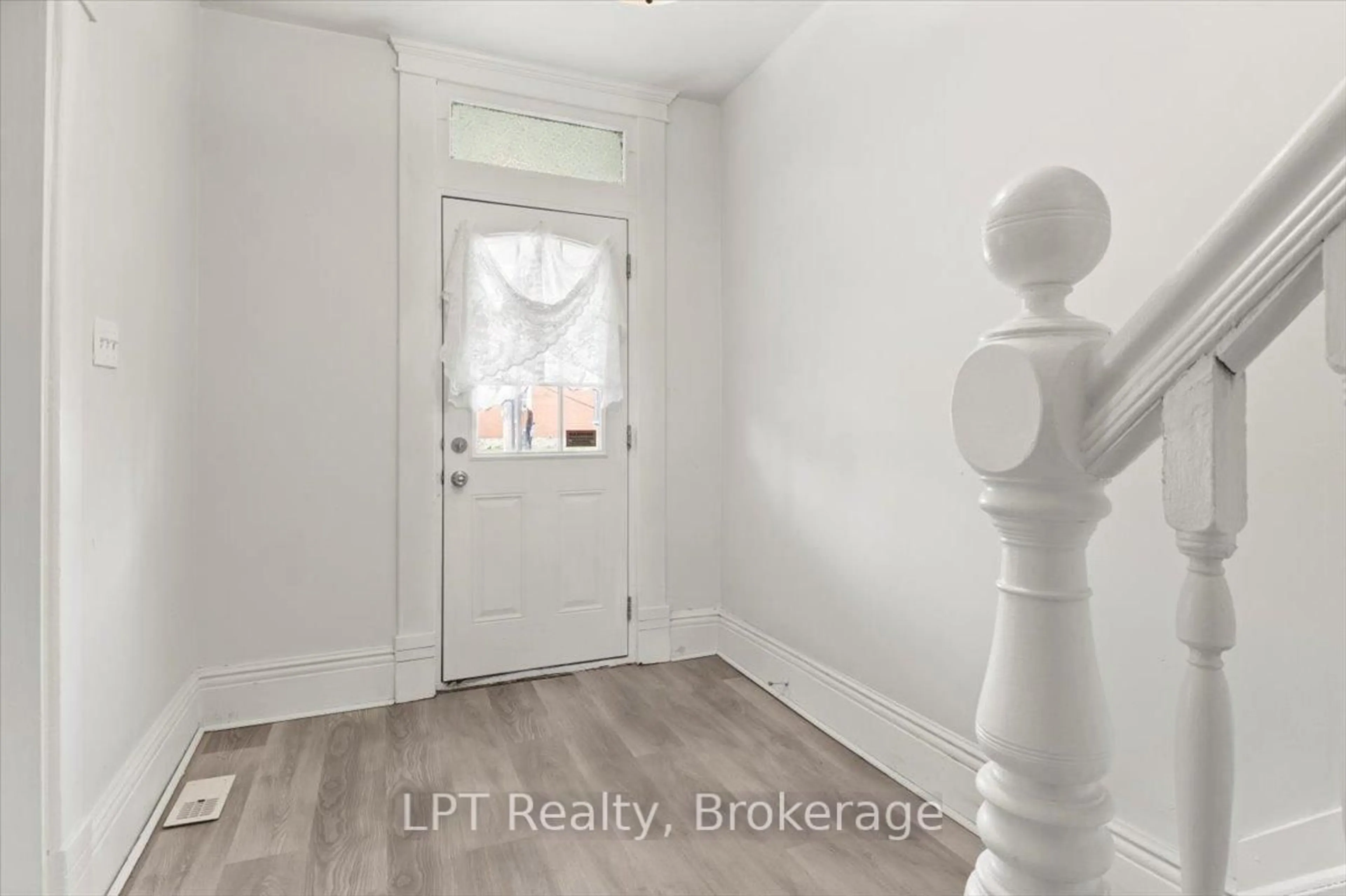 Indoor entryway for 650 Armour Rd, Peterborough Ontario K9H 1Z4