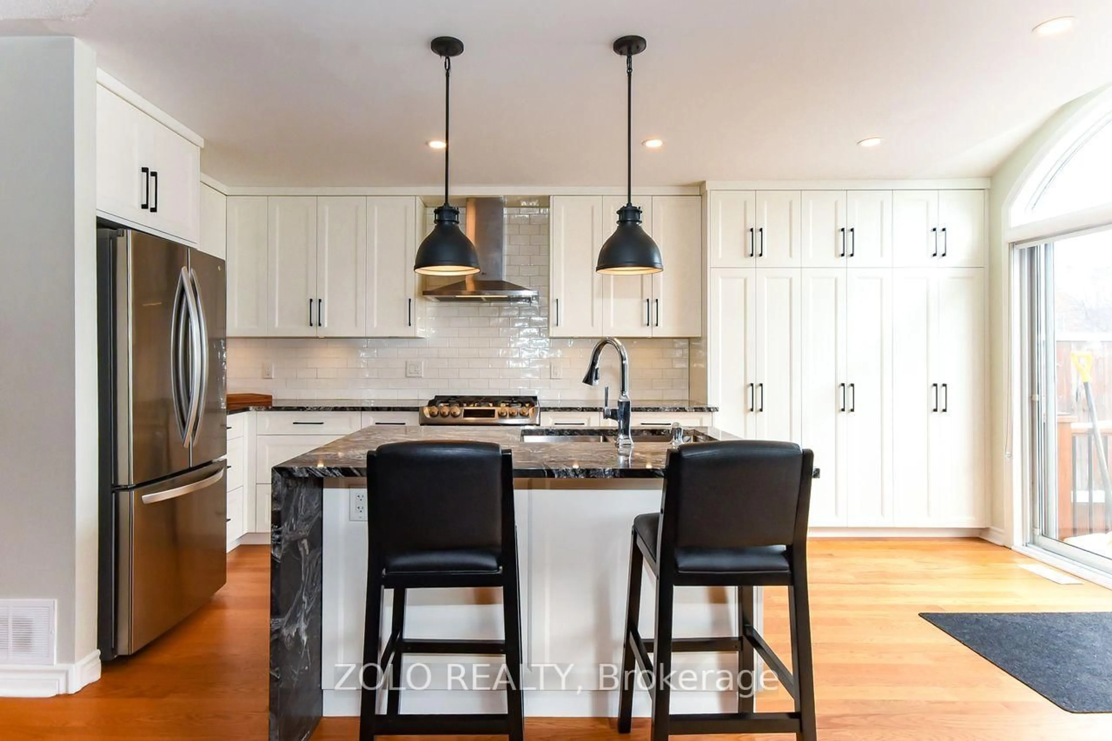 Contemporary kitchen, unknown for 2075 Hiboux St, Ottawa Ontario K4A 4J7