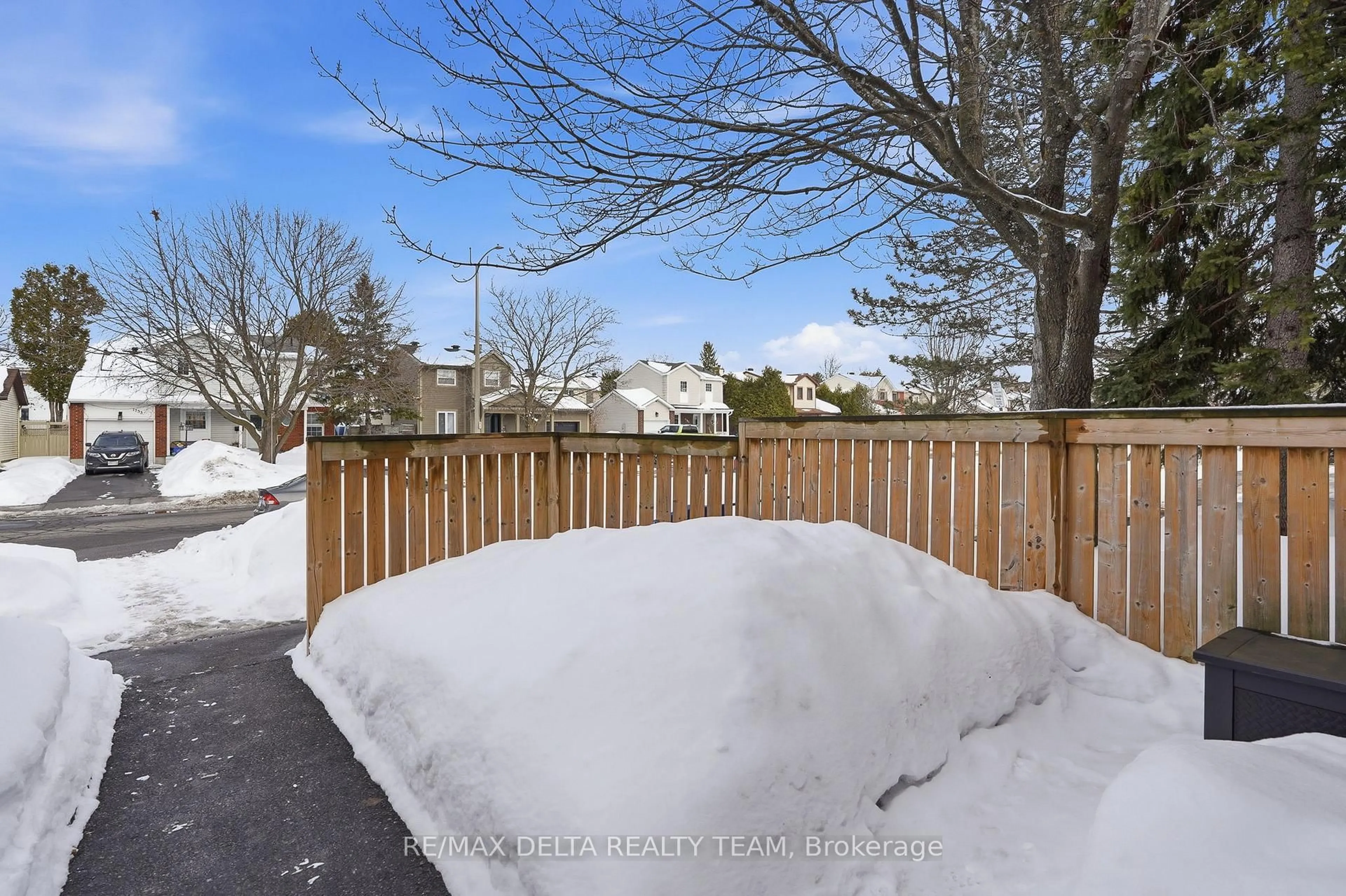 Patio, unknown for 1765 Cabaret Lane #102, Orleans Ontario K4A 2H3