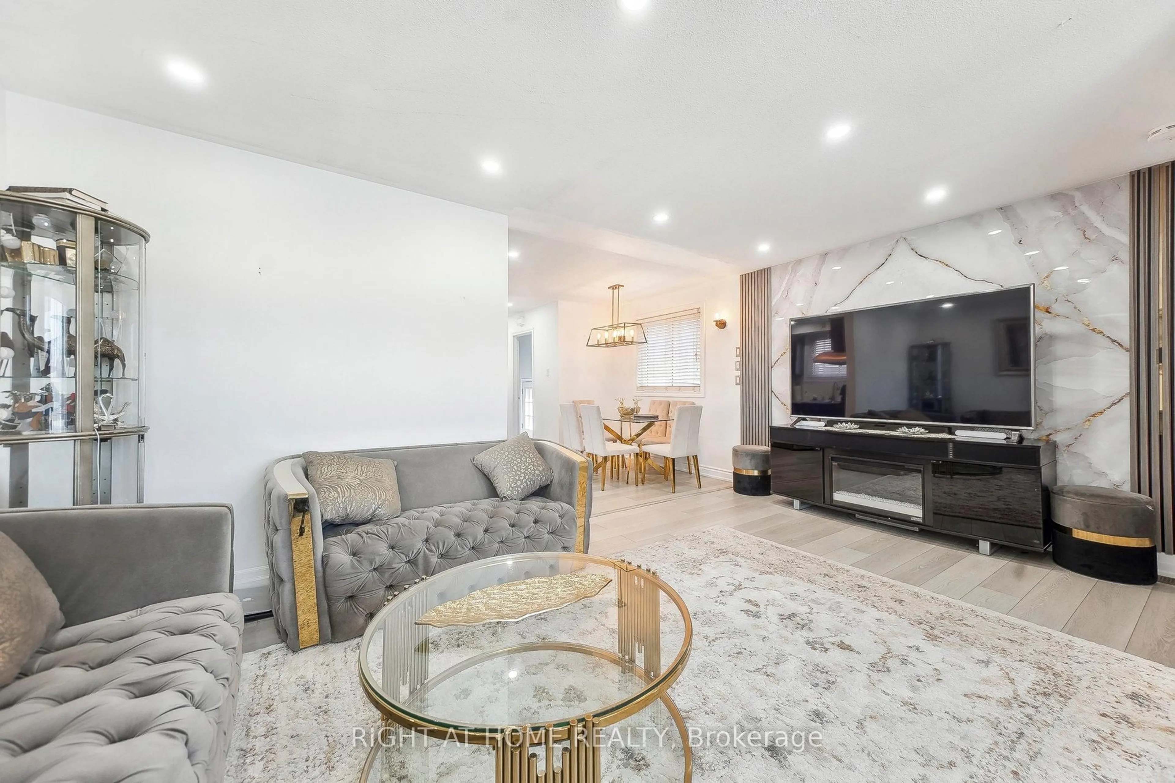 Living room with furniture, unknown for 640 Tate Ave, Hamilton Ontario L8H 6E3