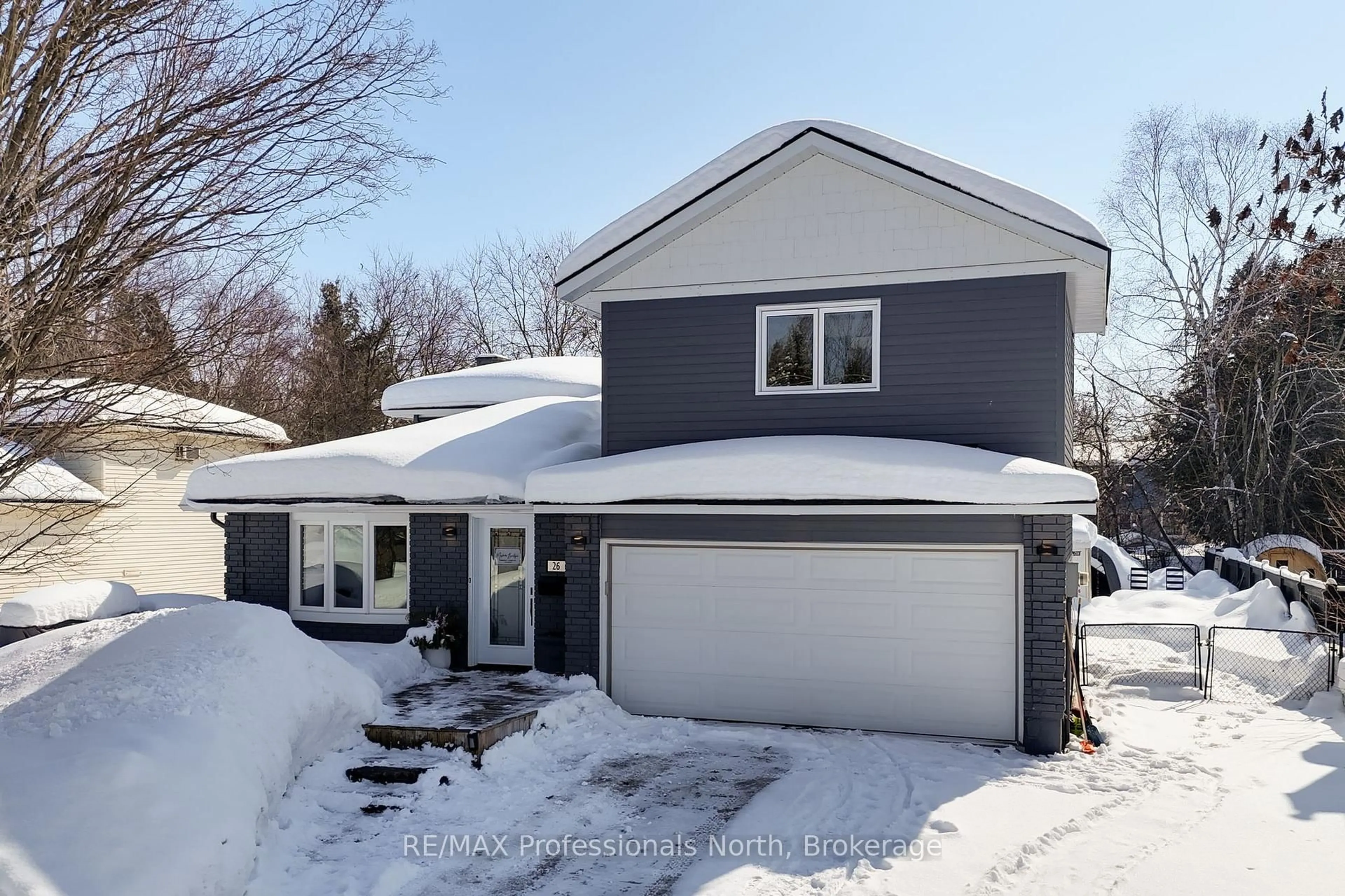 Home with vinyl exterior material, street for 26 Maypark Dr, Bracebridge Ontario P1L 1C3