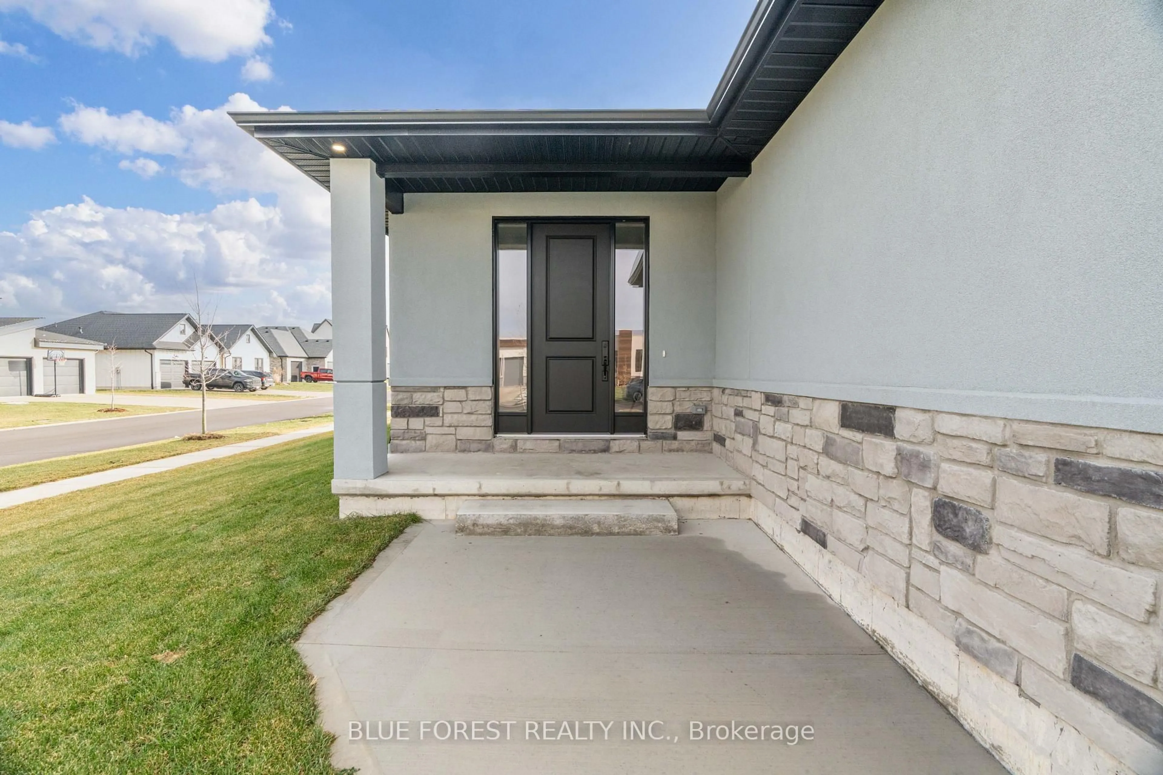 Unknown for 303 Nancy St, Dutton/Dunwich Ontario N0L 1J0