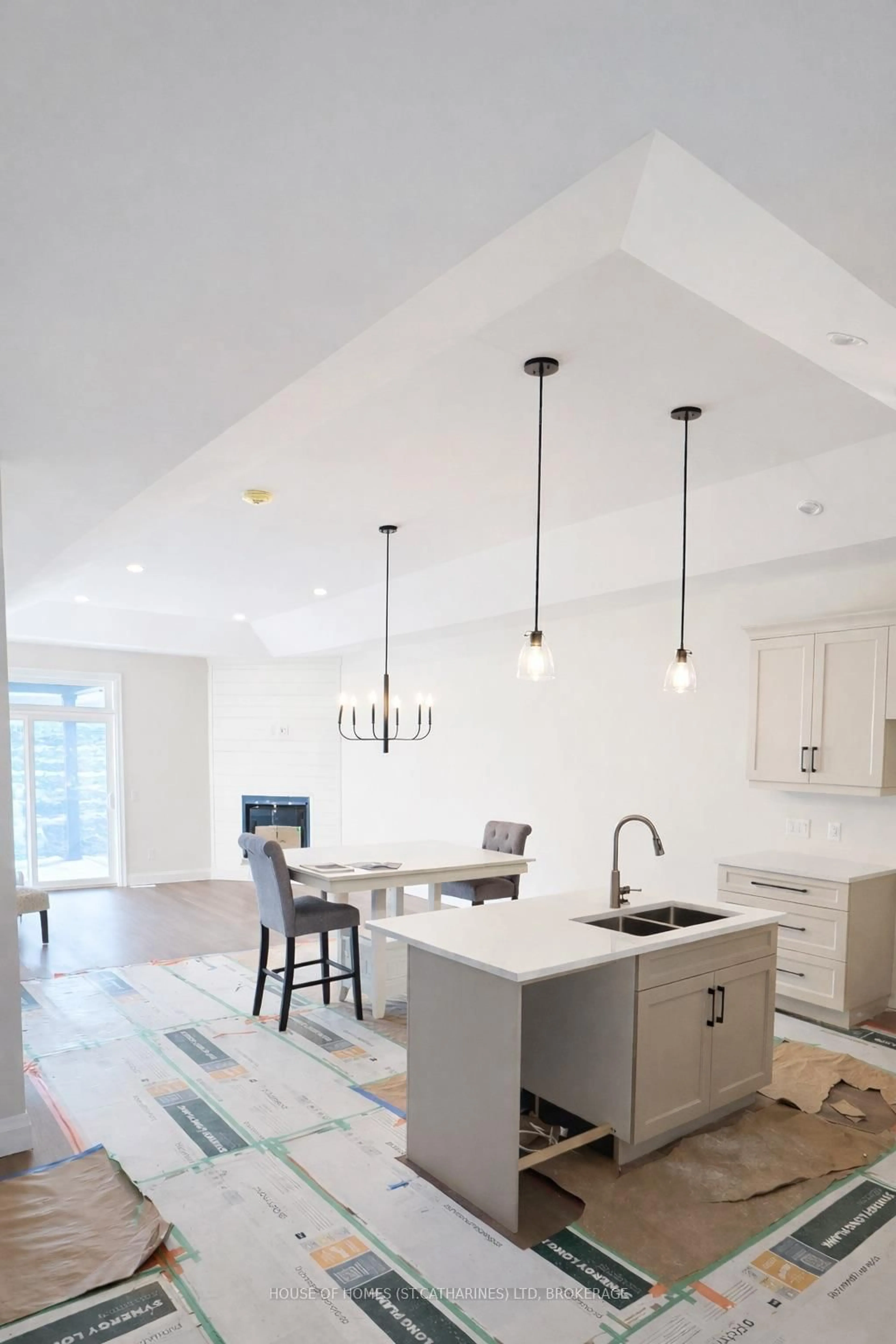 Open concept kitchen, unknown for 4108 VILLAGE CREEK Dr, Fort Erie Ontario L0S 1S0