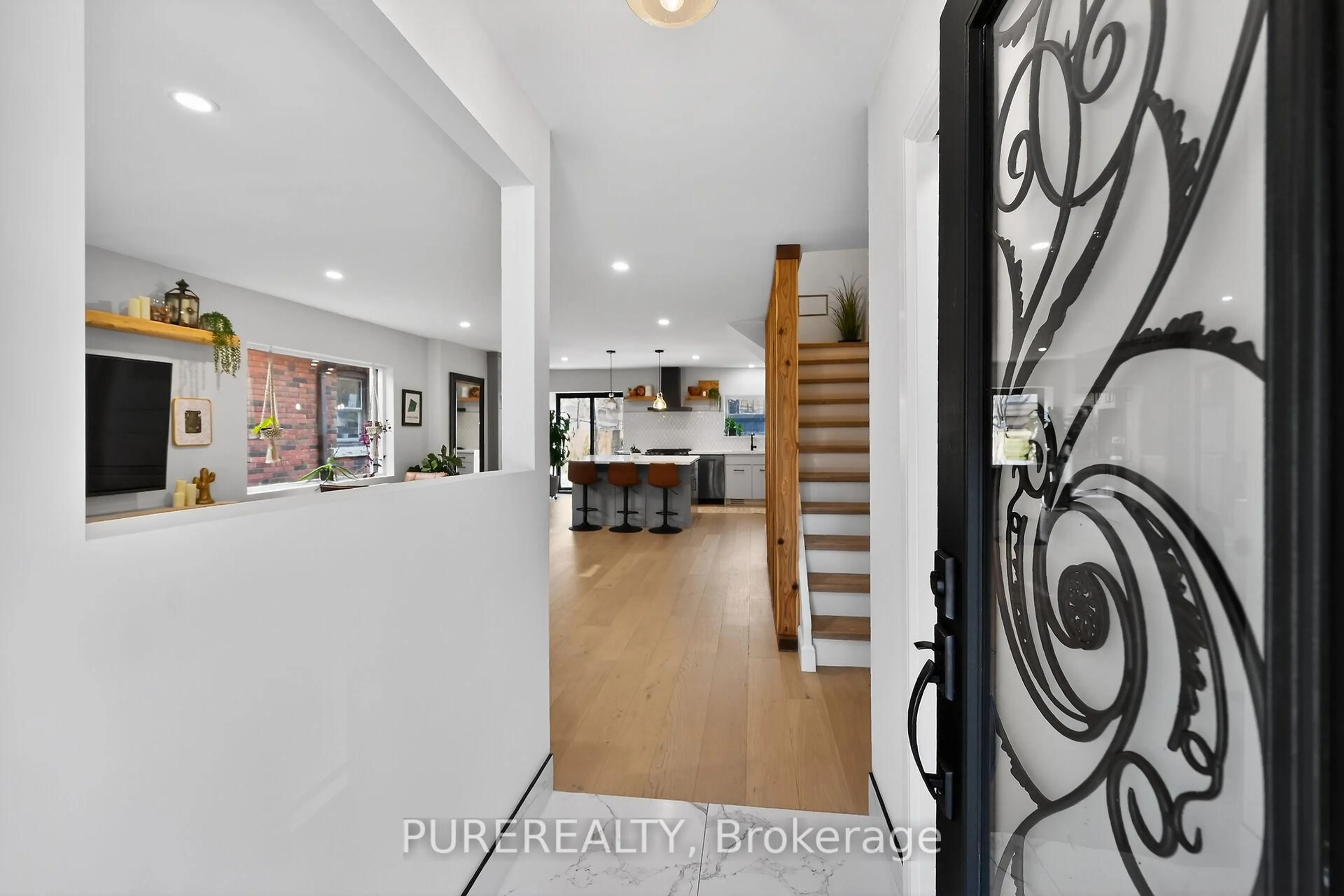 Indoor entryway for 41 Liberty St, Hamilton Ontario L8N 2N7