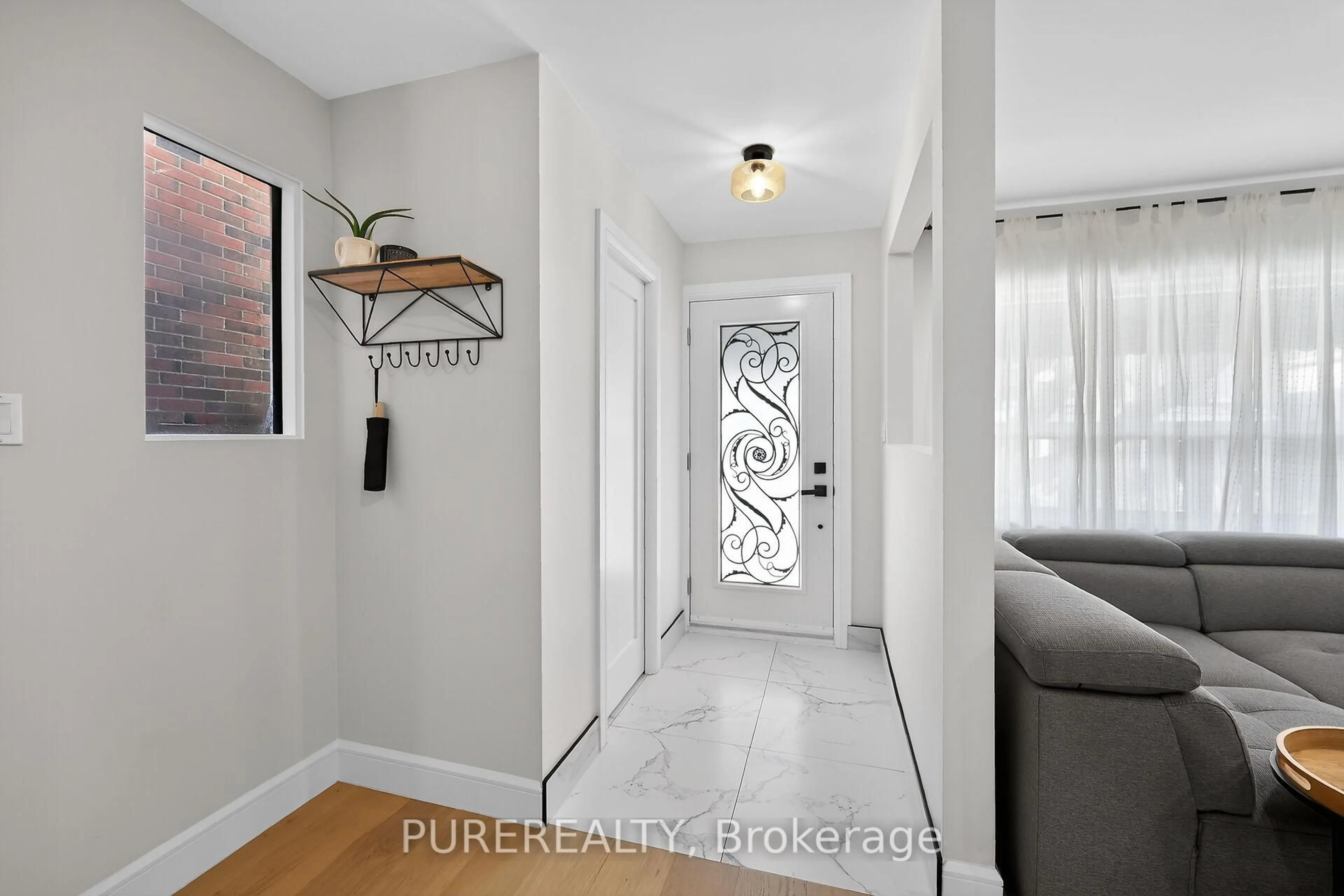 Indoor entryway for 41 Liberty St, Hamilton Ontario L8N 2N7