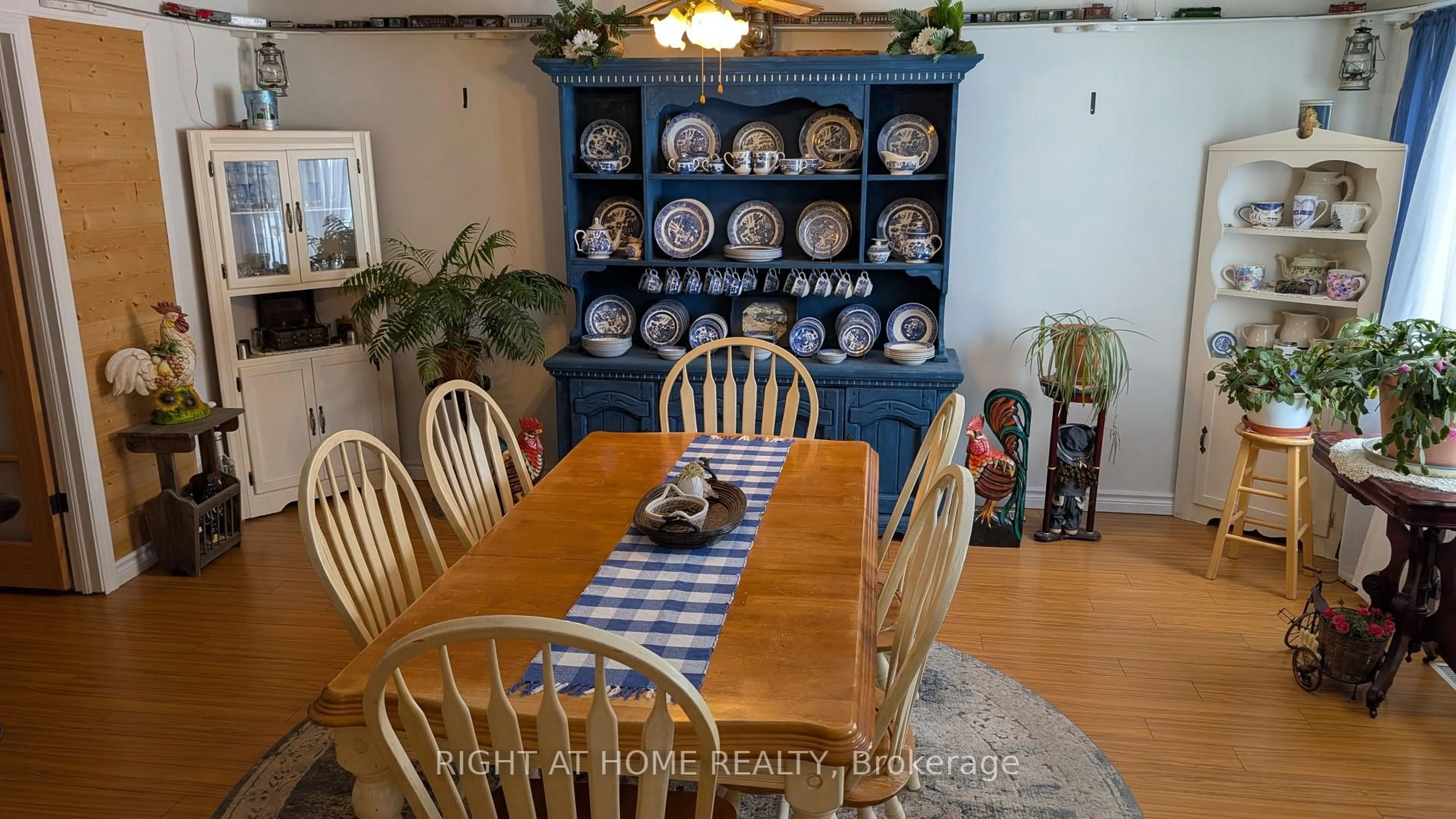 Dining room, unknown for 368 Levesque St, West Nipissing Ontario P2B 3C9