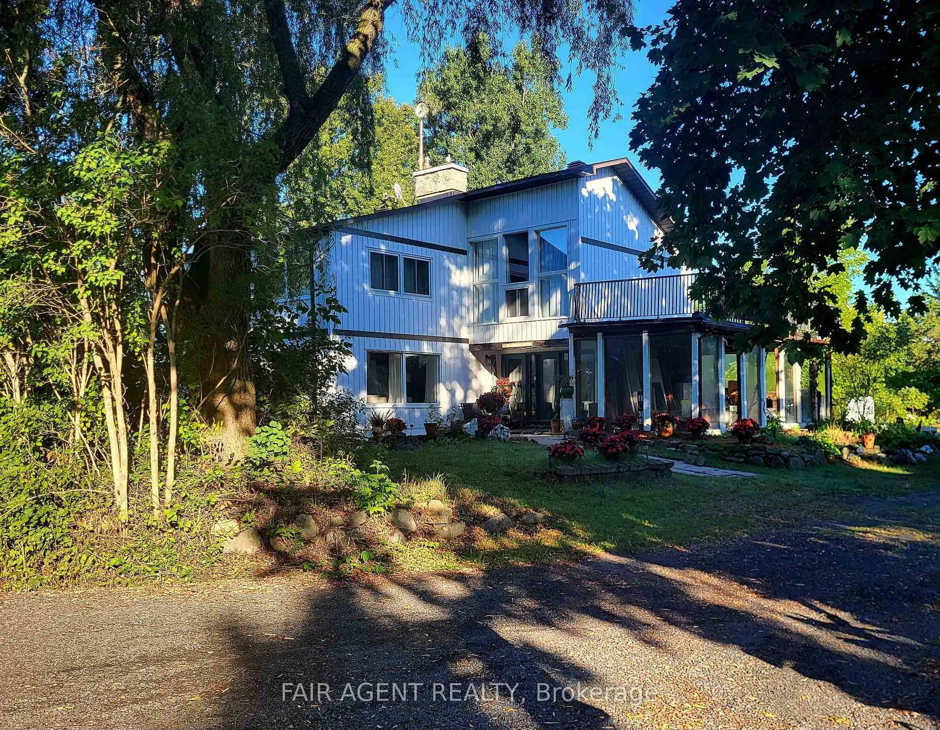 A pic from outside/outdoor area/front of a property/back of a property/a pic from drone, street for 591 CONCESSION 4 Rd, Alfred and Plantagenet Ontario K0B 1L0