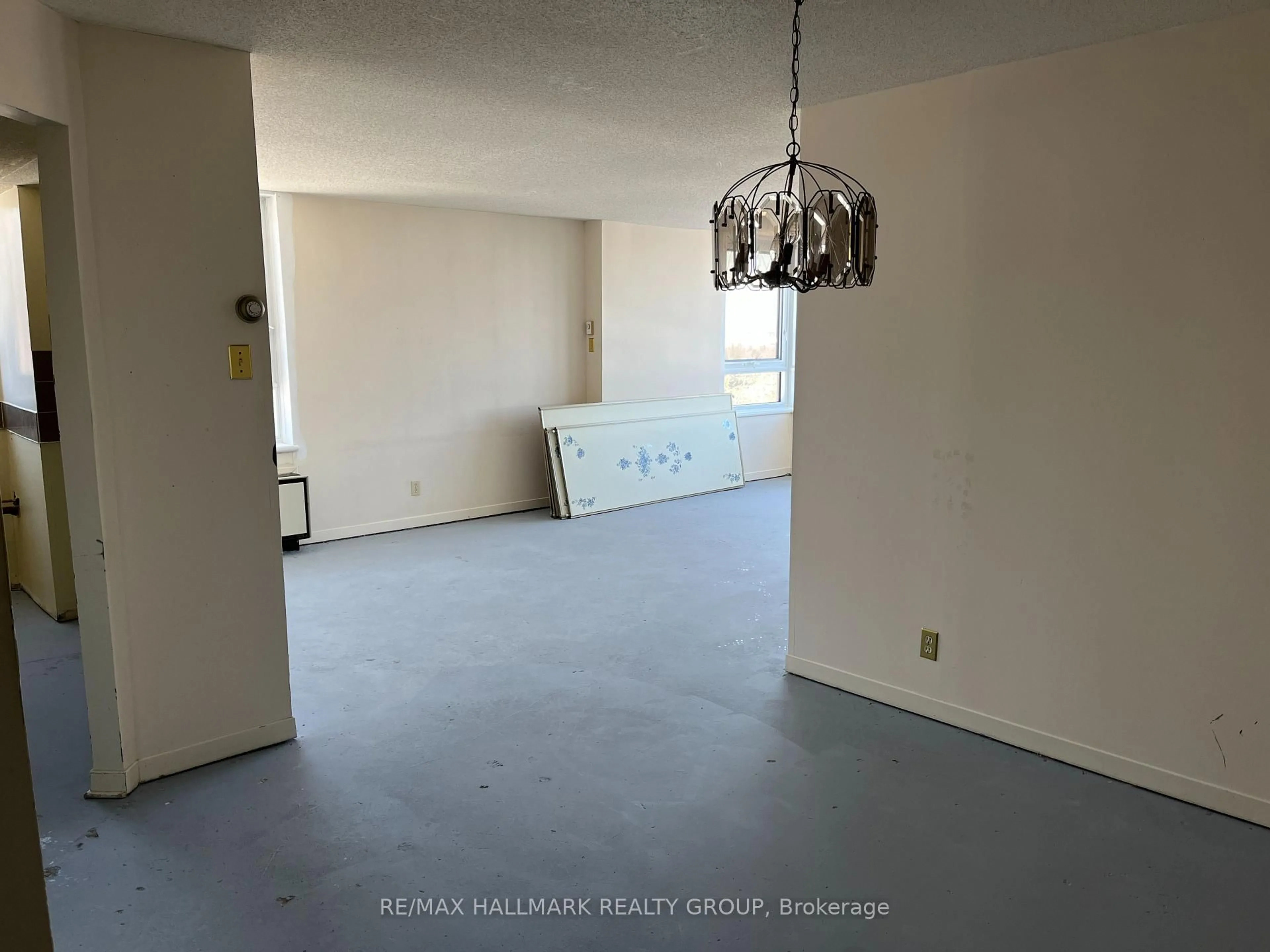 A pic of a room for 80 Sandcastle Dr #708, Ottawa Ontario K2H 9E7