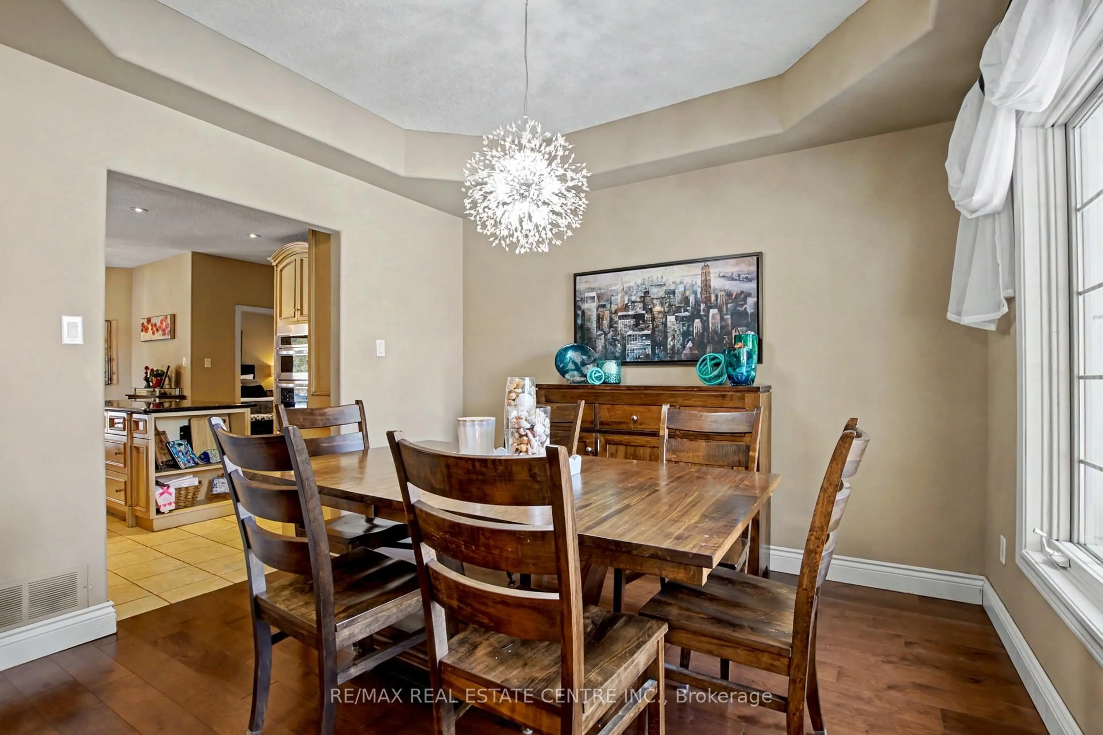 Dining room, unknown for 2 Irongate Dr, Brant Ontario N3L 4G4